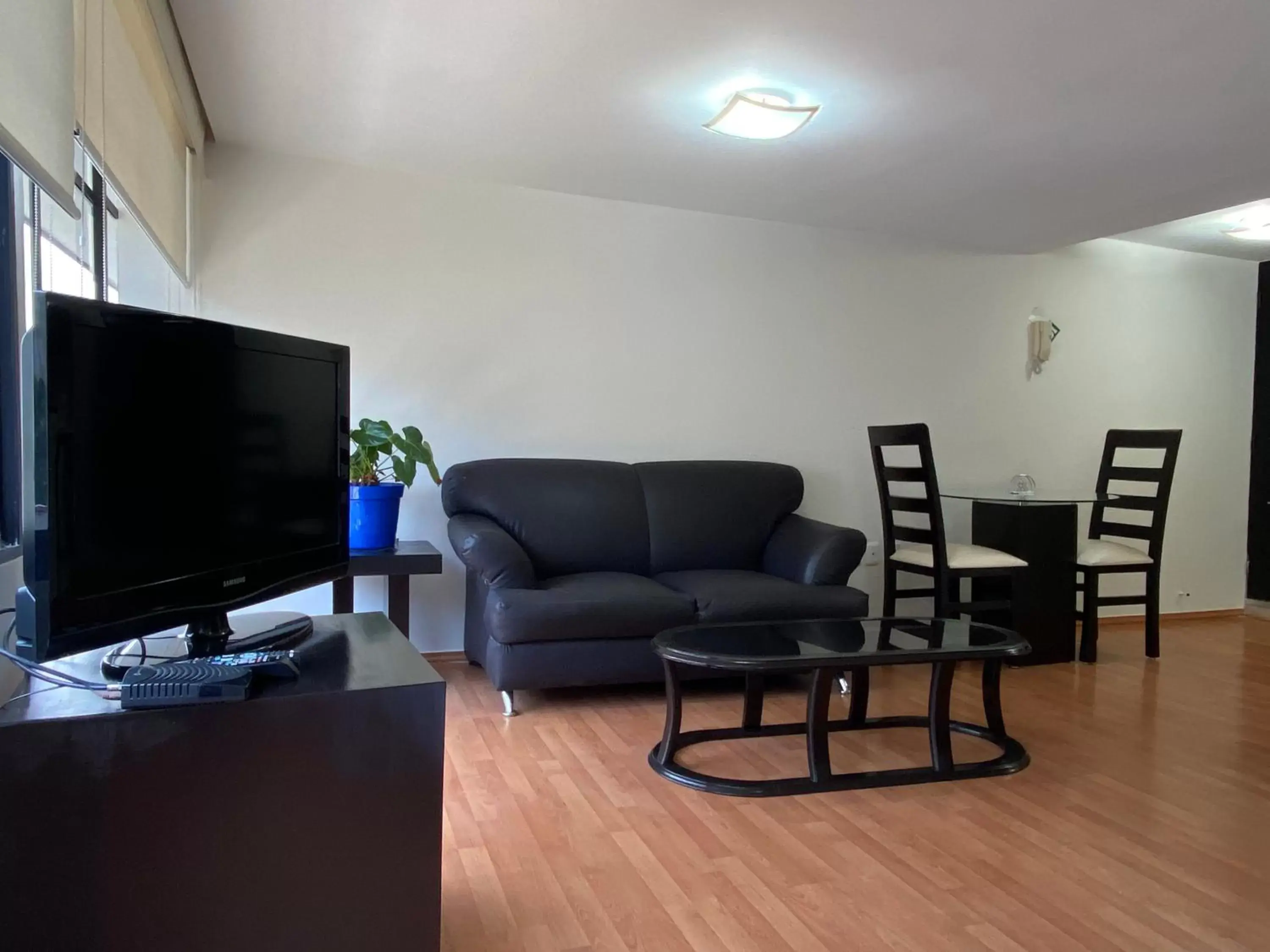 Communal lounge/ TV room, Seating Area in Grupo Kings Suites -Platon 436
