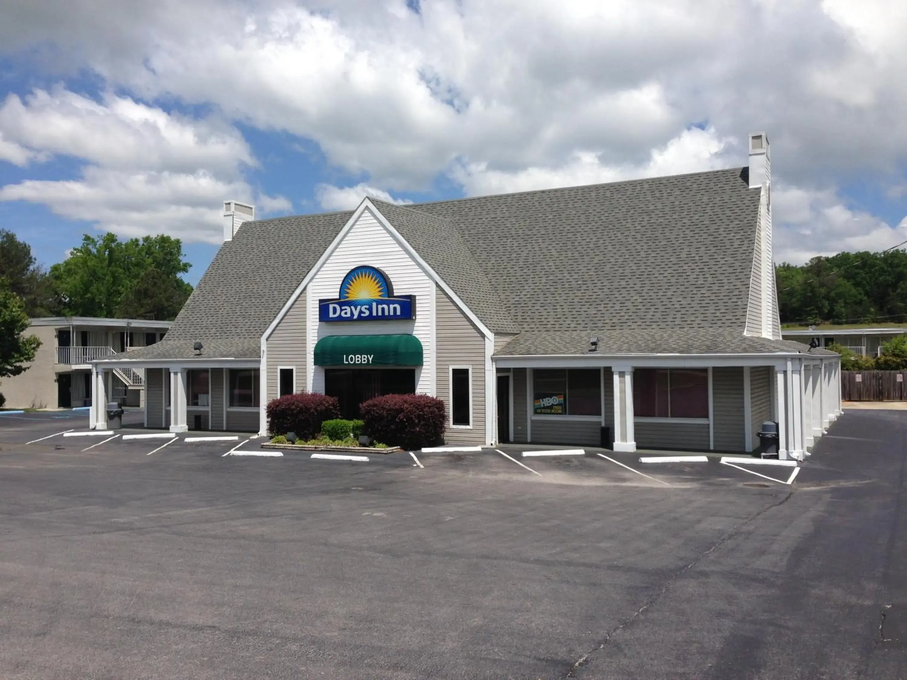 Facade/entrance in Days Inn by Wyndham Cullman Facade/entrance in Days Inn by Wyndham Cullman