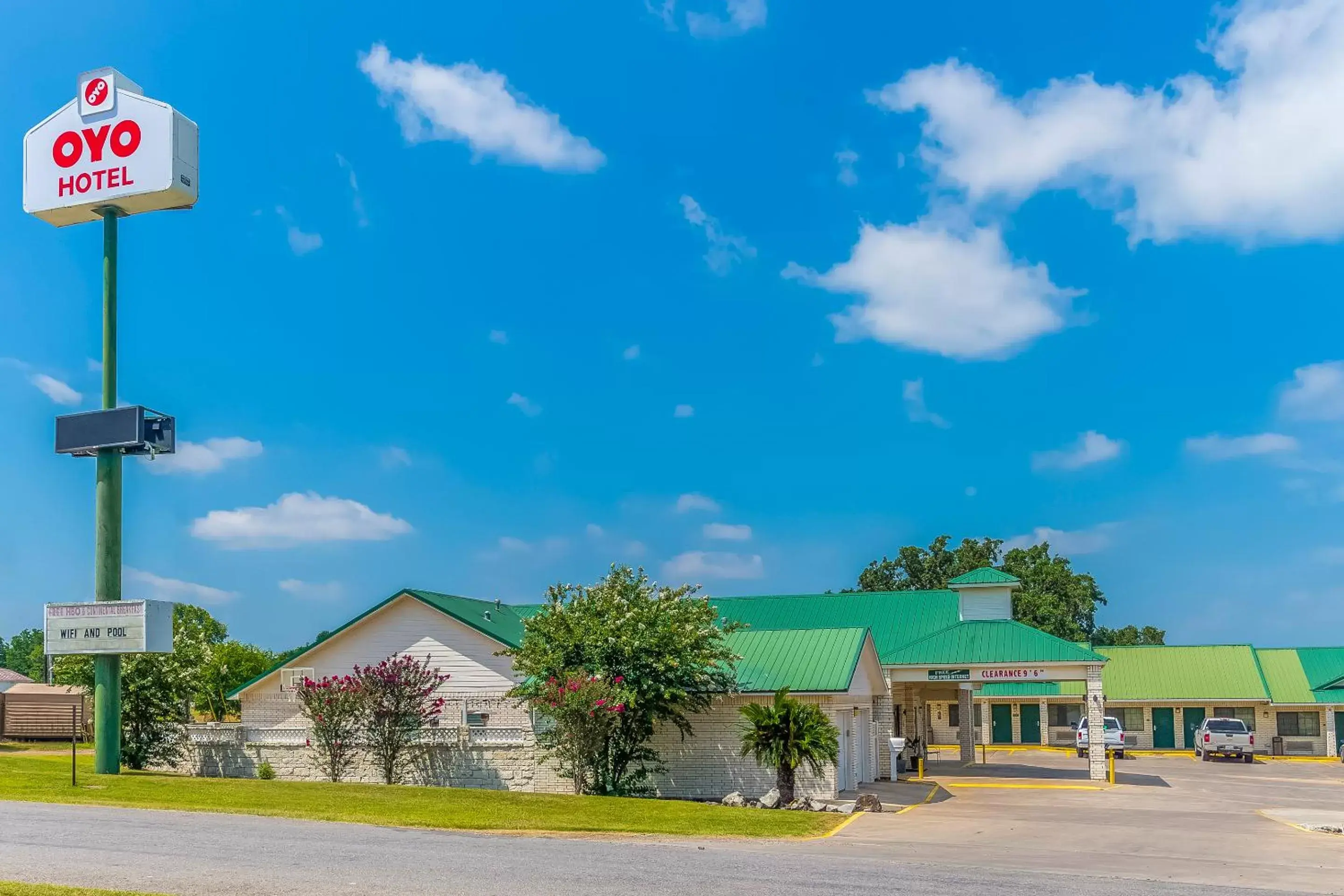 Property Building in OYO Hotel Yoakum West