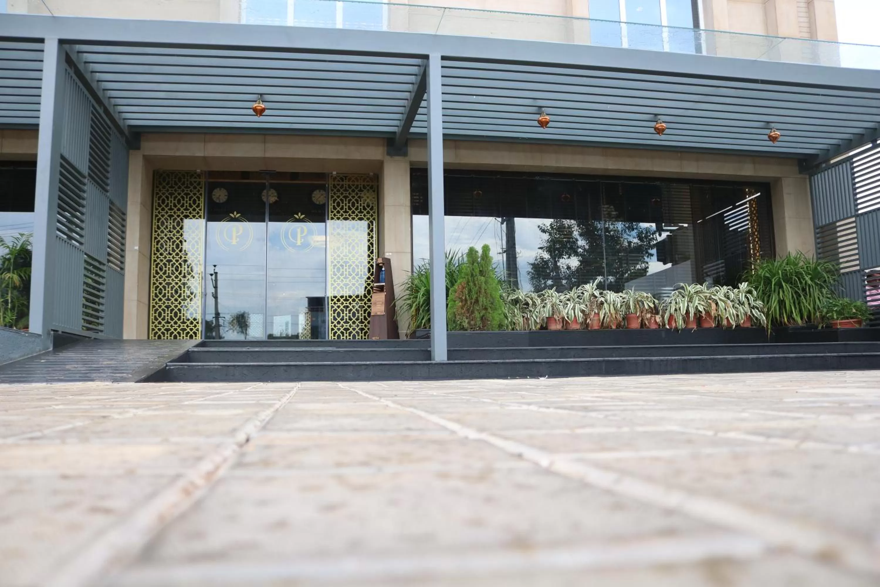 Facade/entrance in Hotel Parkelite