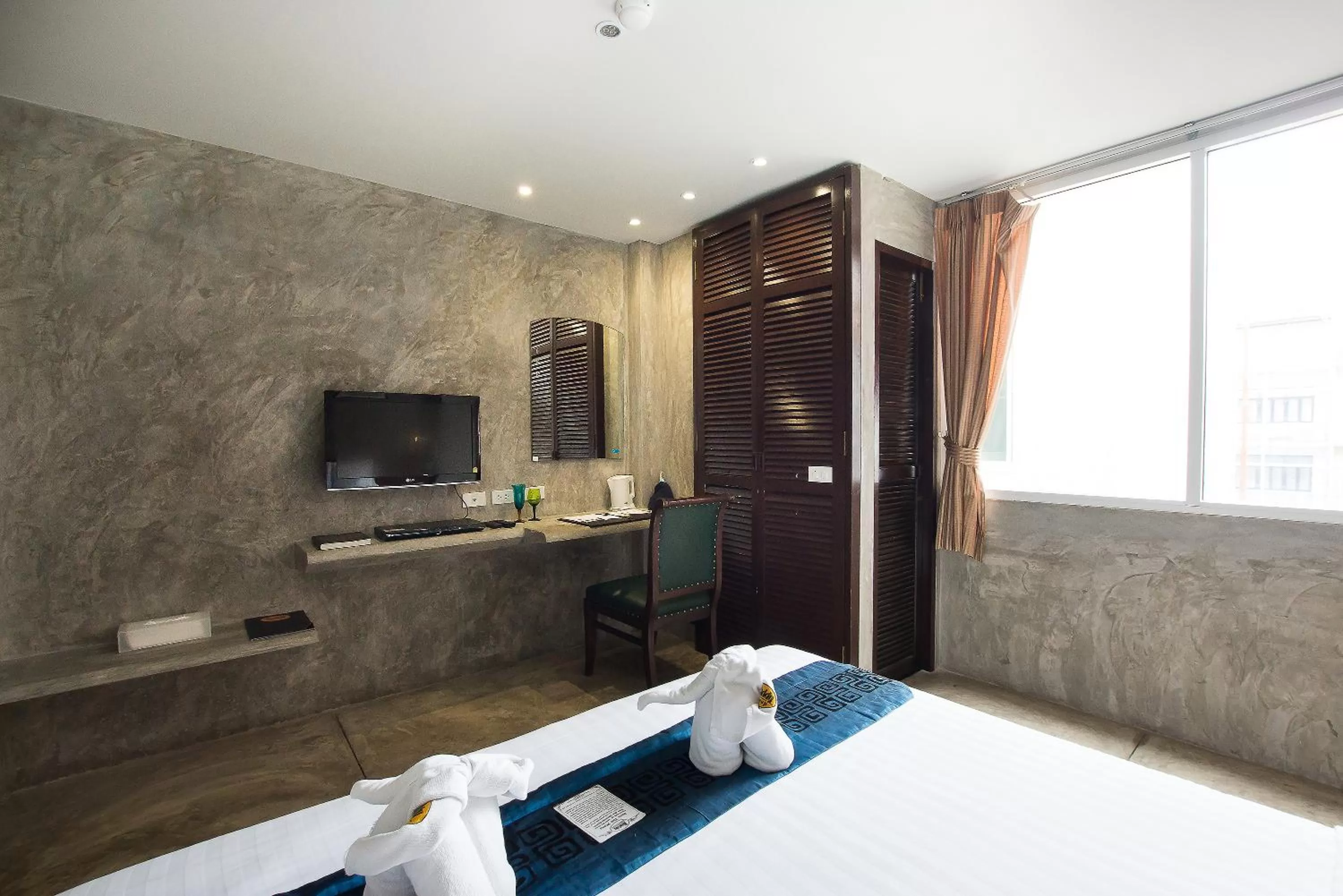 Photo of the whole room, Bed in Buddy Boutique Inn