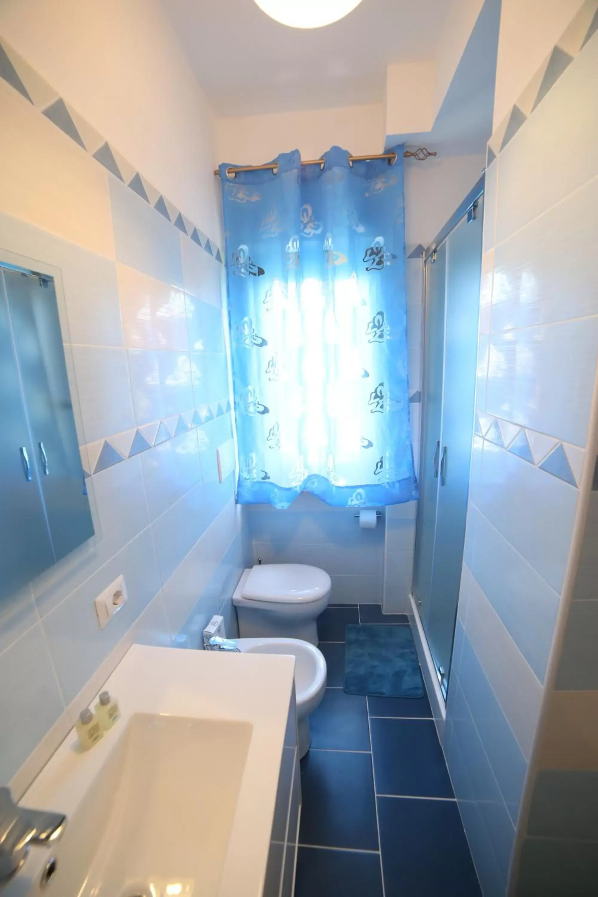 Toilet, Bathroom in Parco Carrara
