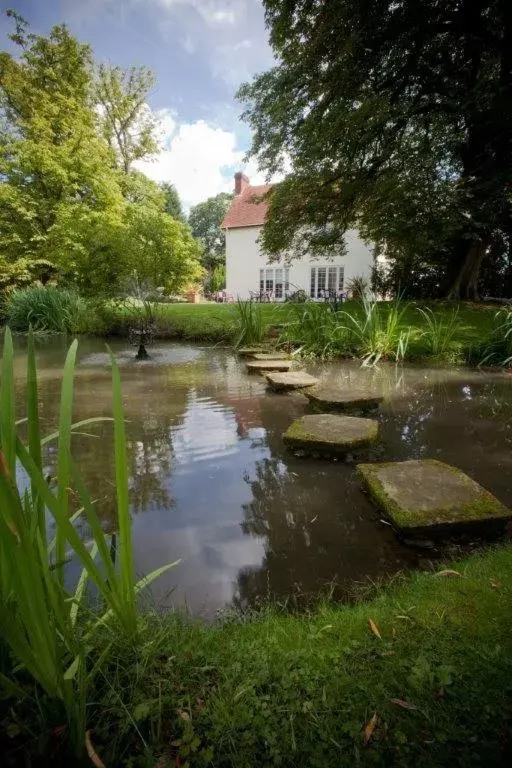 Garden in Sturmer Hall Hotel and Conference Centre
