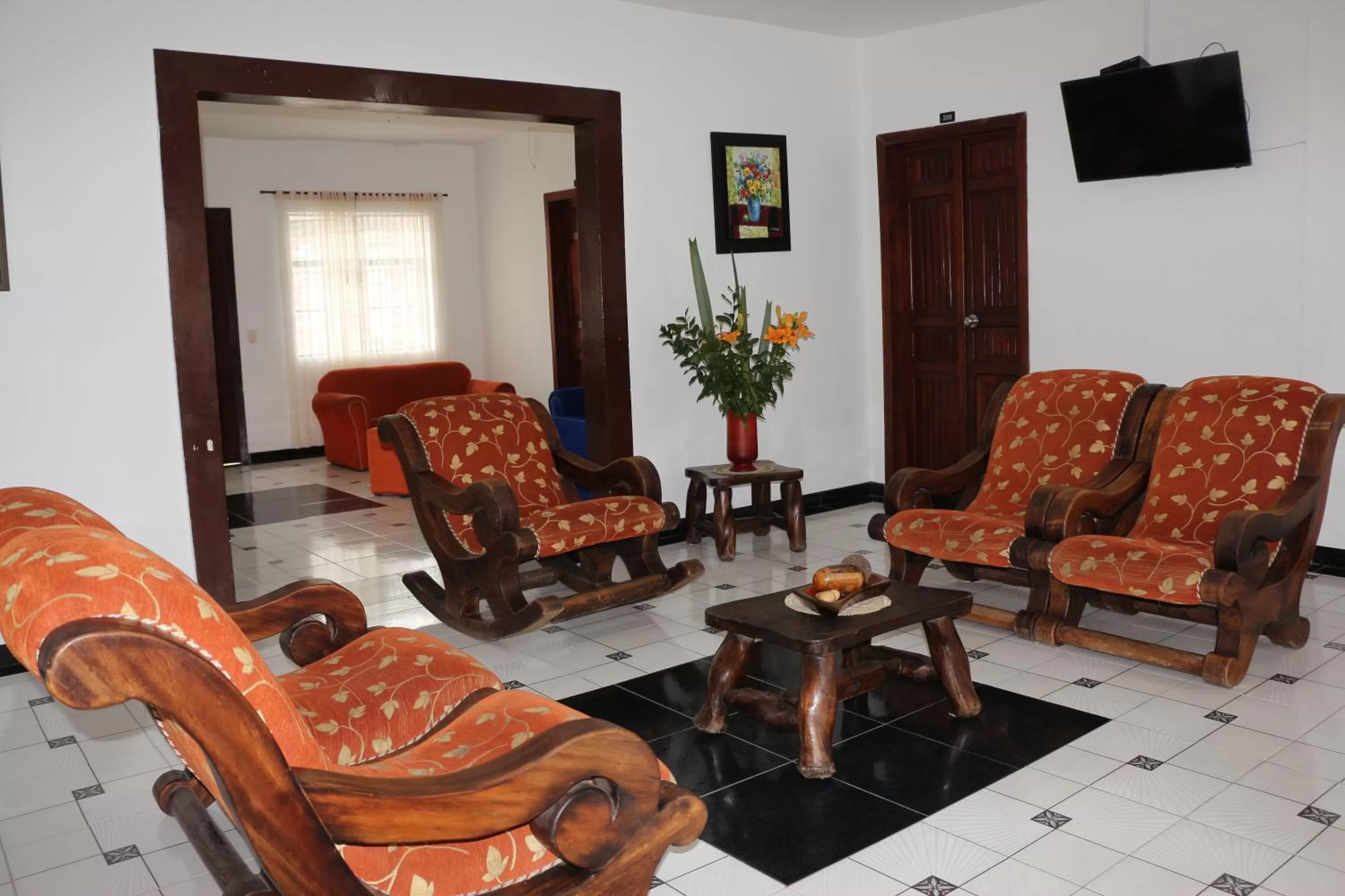 Communal lounge/ TV room in Hotel Abadia