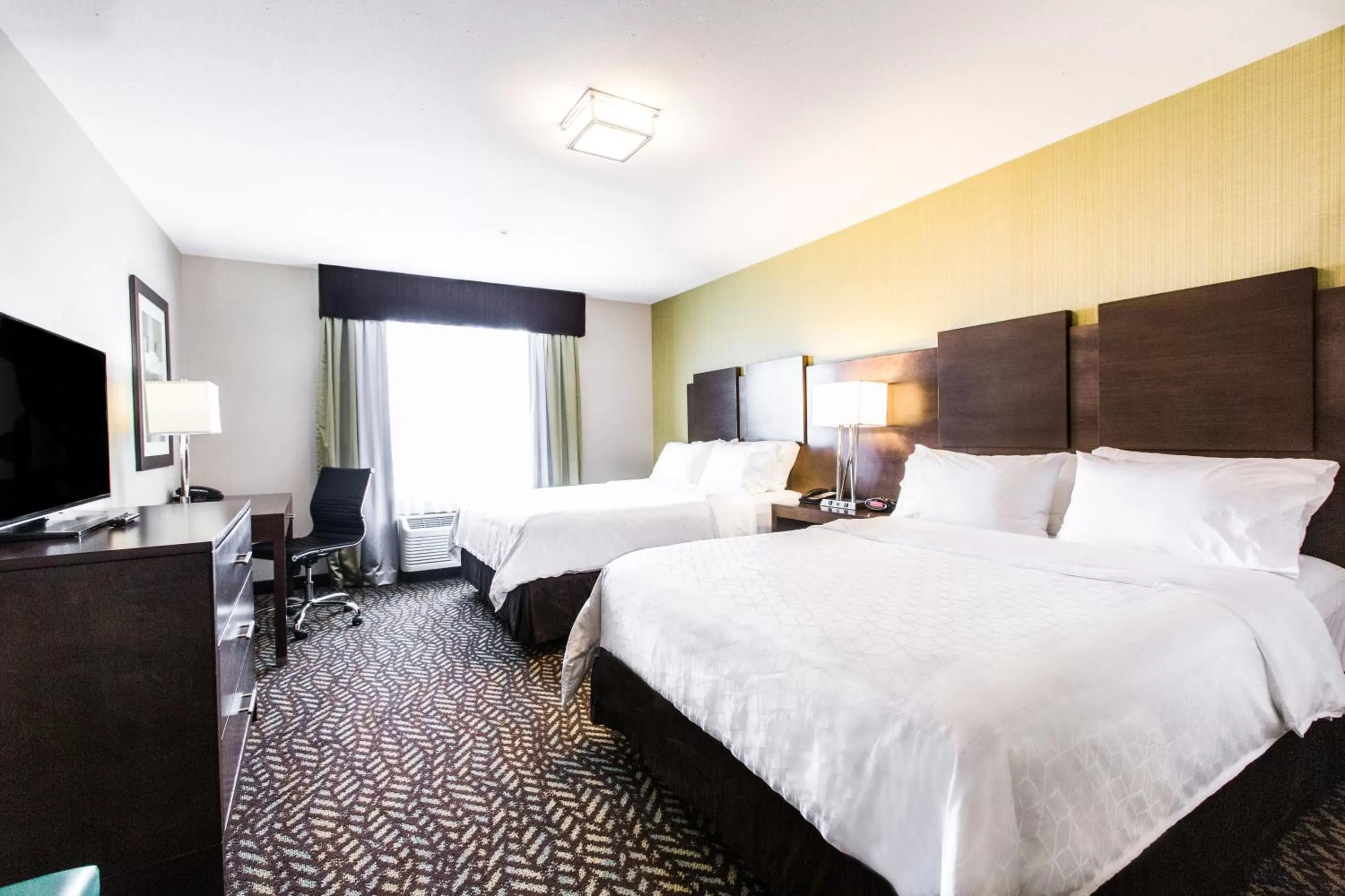 Photo of the whole room, Bed in Holiday Inn Express & Suites Spruce Grove - Stony Plain by IHG