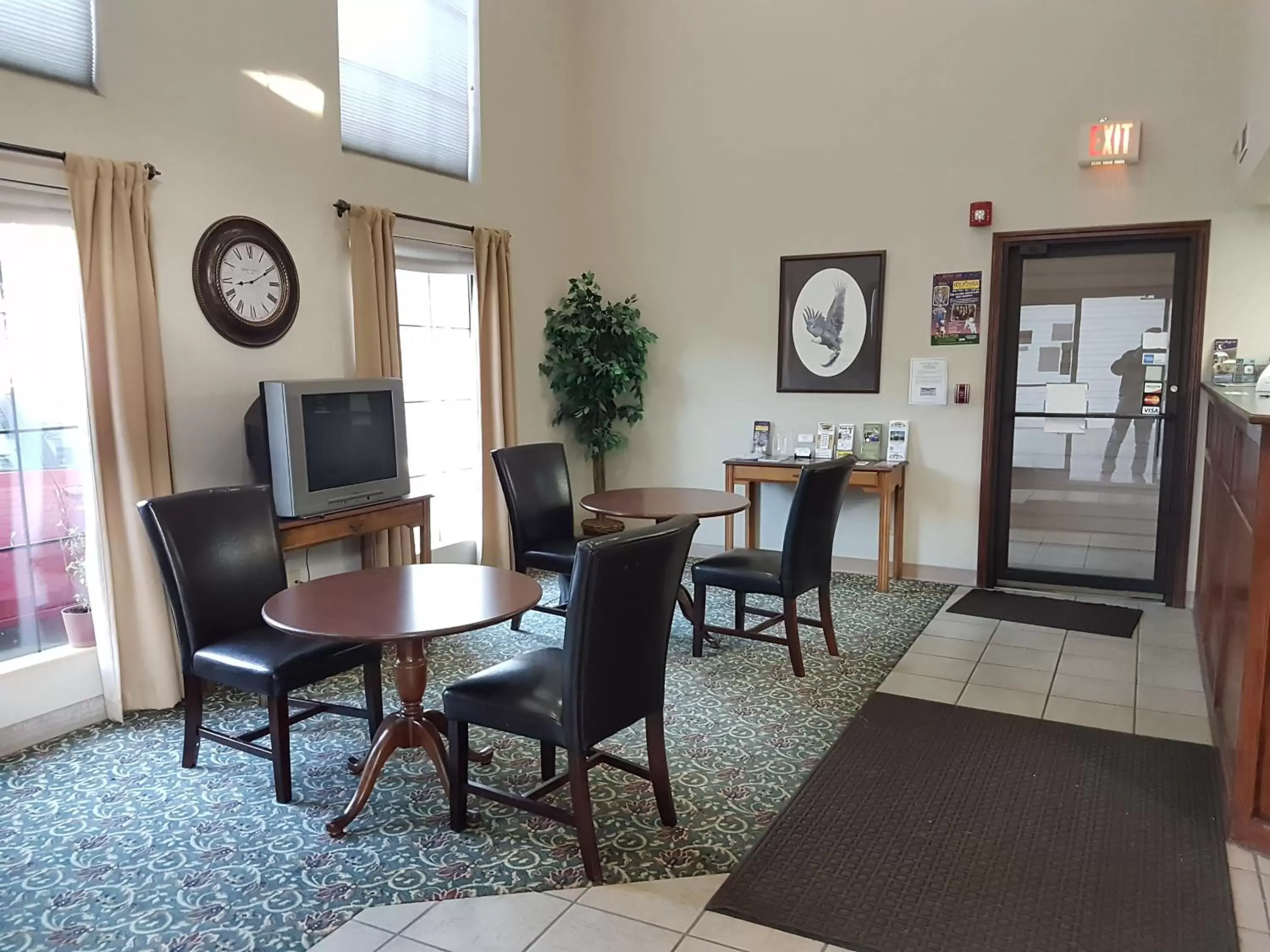 Dining Area in Swiss Village Inn