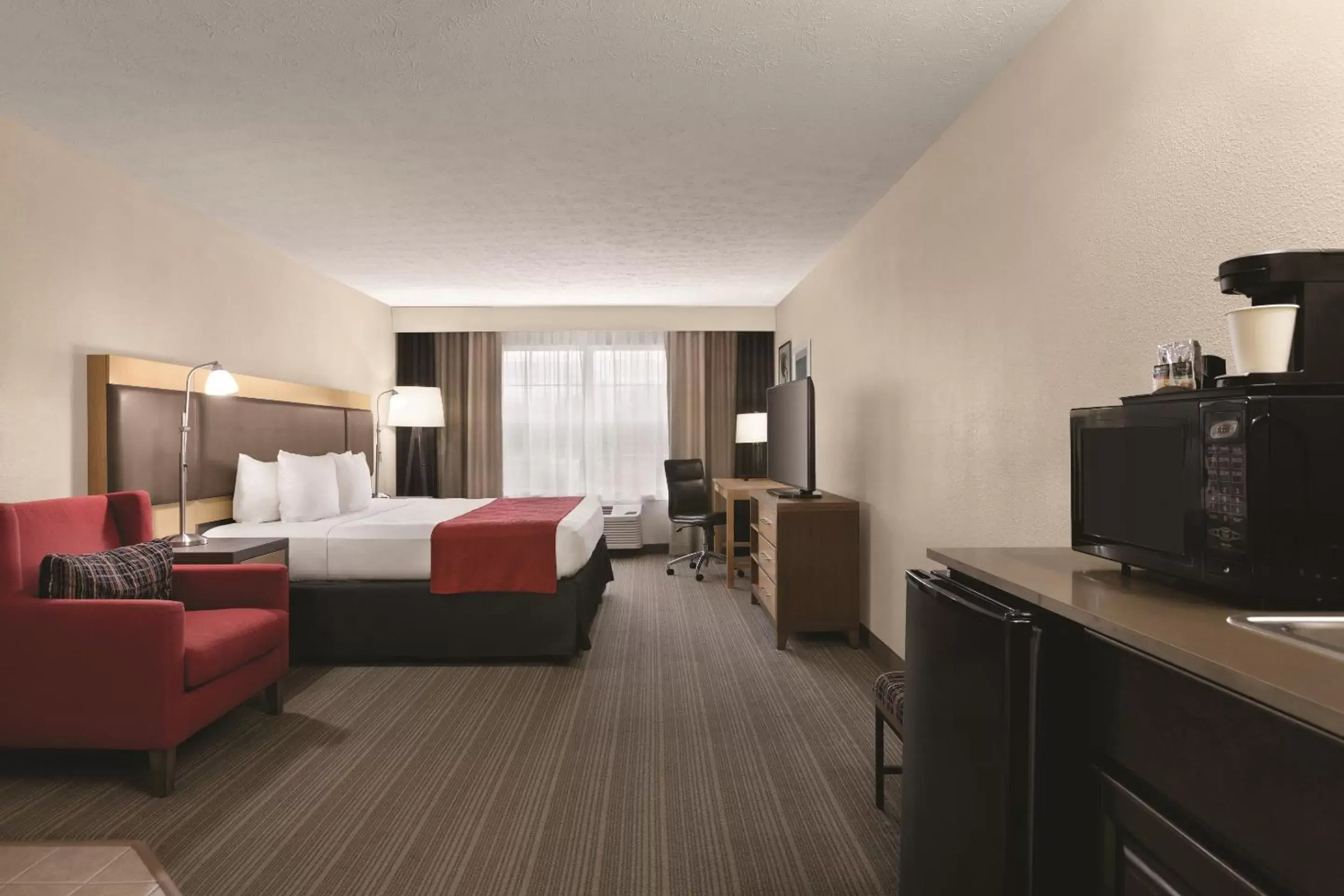 Photo of the whole room in Country Inn & Suites by Radisson, Fairborn South, OH