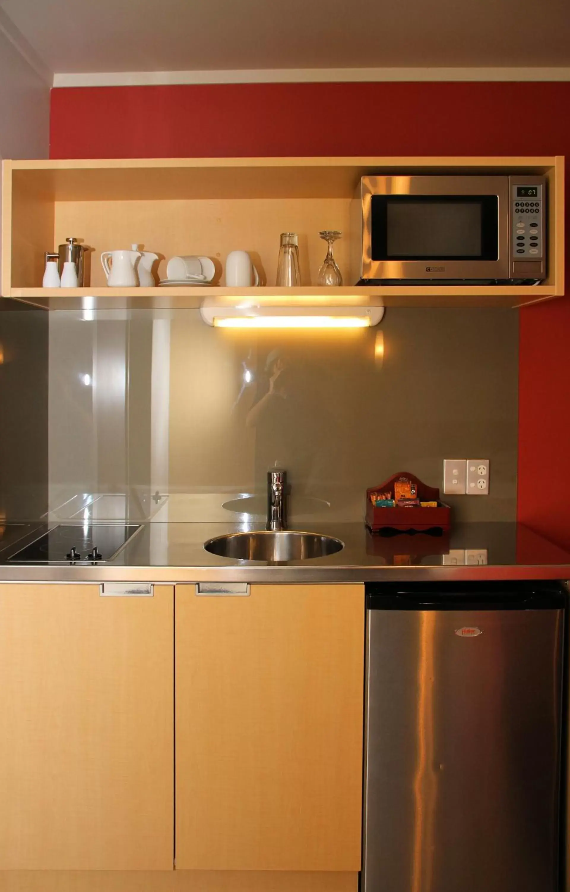 Kitchen or kitchenette, Kitchen/Kitchenette in Bentleys Motor Inn