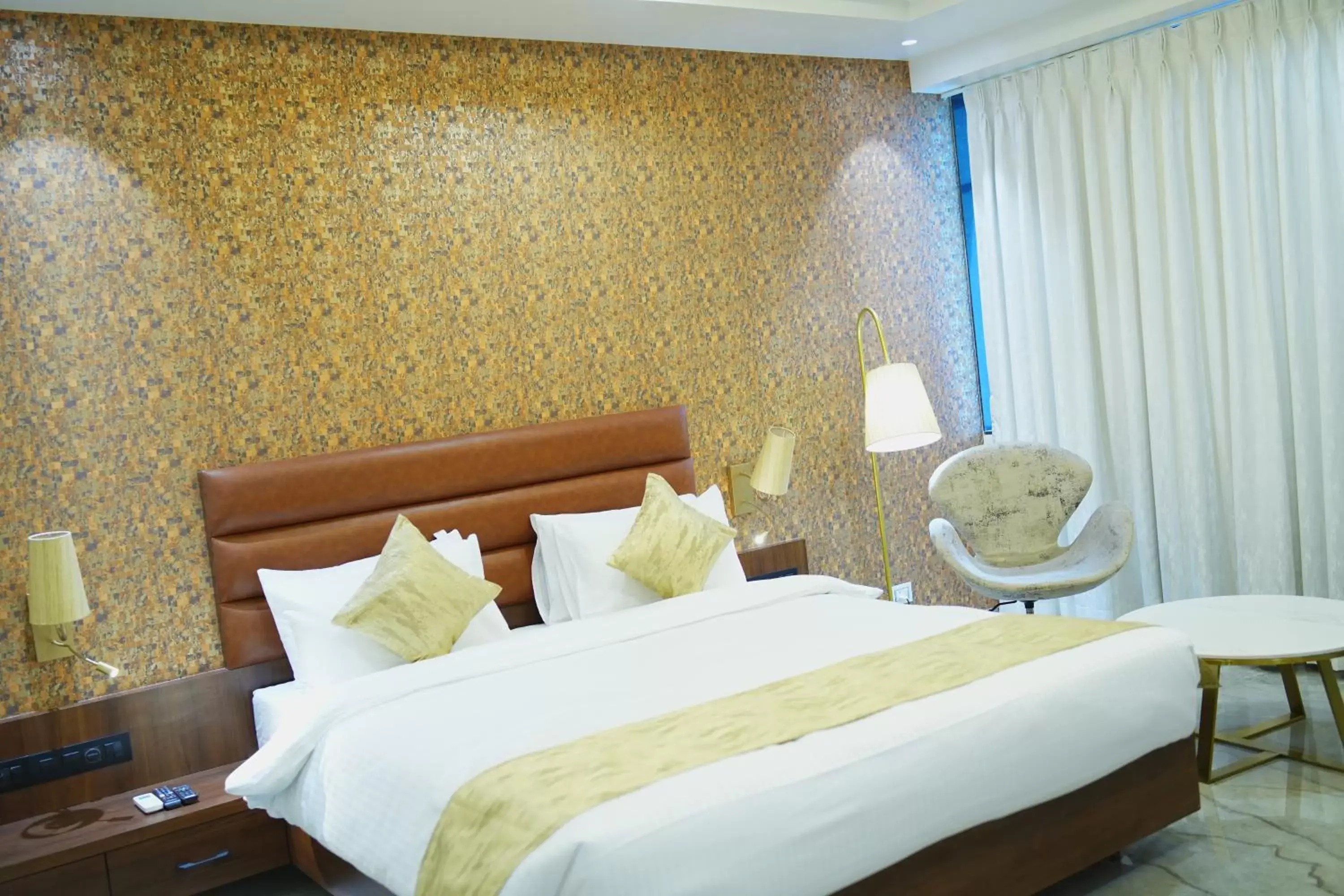 Bed in Four Petals Executive by LHMS Bed in Four Petals Executive by LHMS