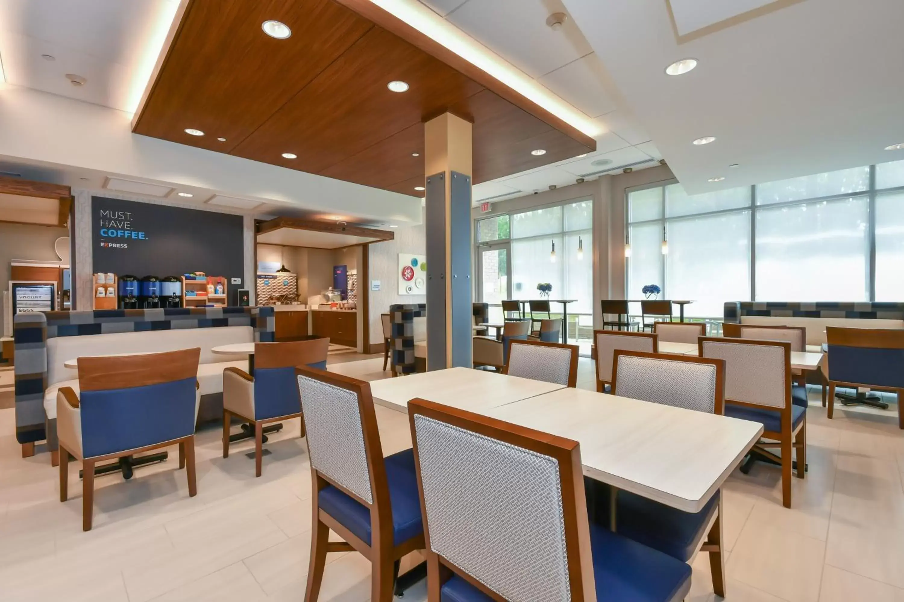 Breakfast, Restaurant/Places to Eat in Holiday Inn Express & Suites Charlotte - Ballantyne, an IHG Hotel