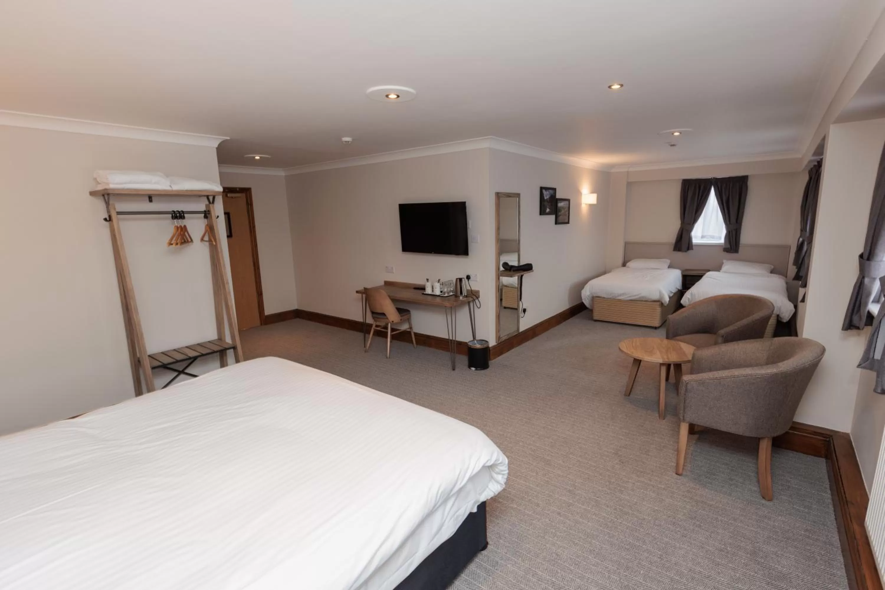 Photo of the whole room, Bed in Boundary, Alfreton by Marston's Inns