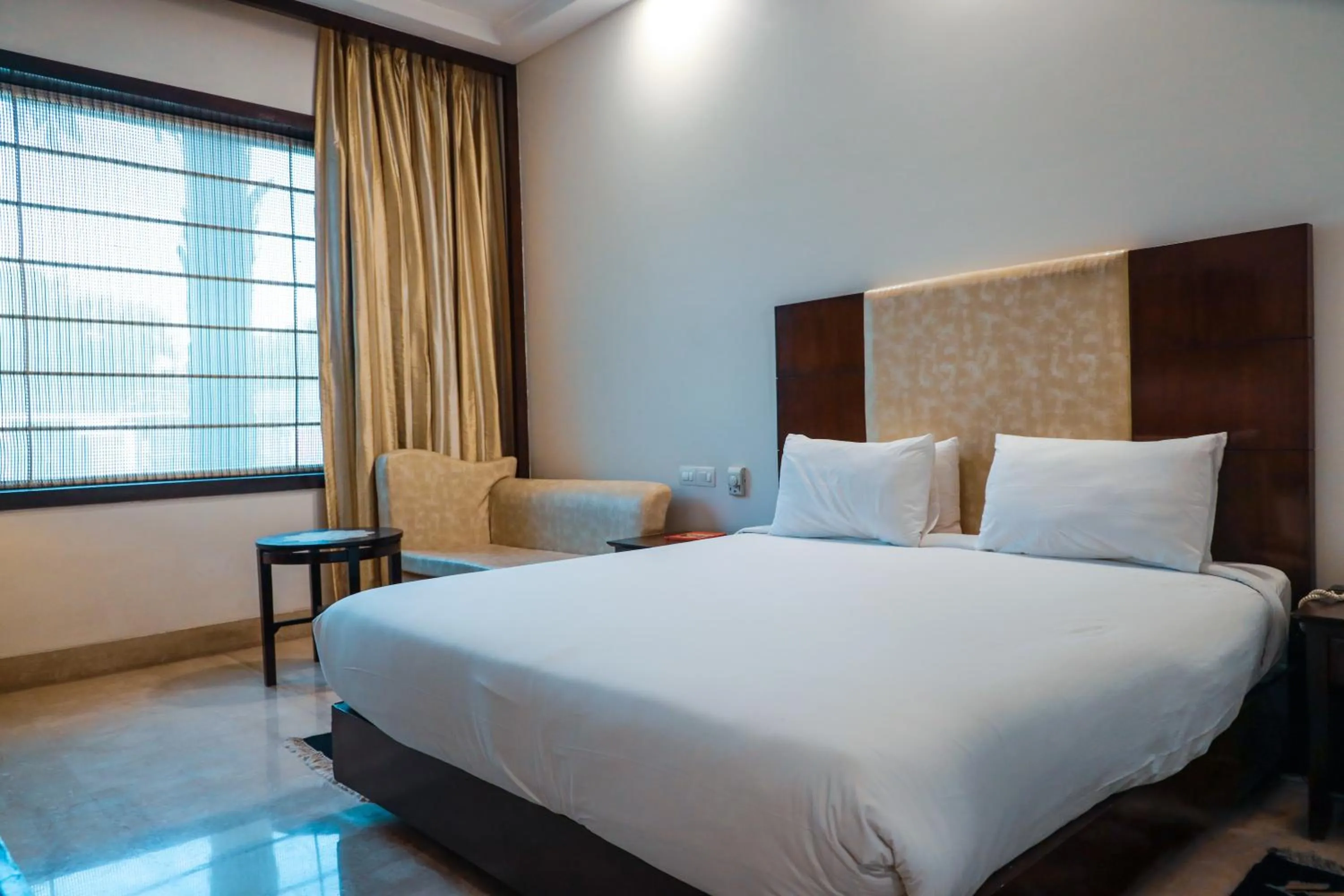 Bedroom, Bed in Hotel Airport Residency