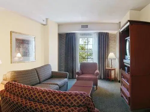 Living room, Seating Area in Staybridge Suites San Antonio Airport, an IHG Hotel