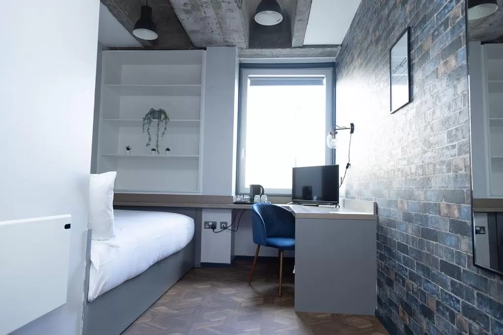 Bed in Quarter by the Warren Collection