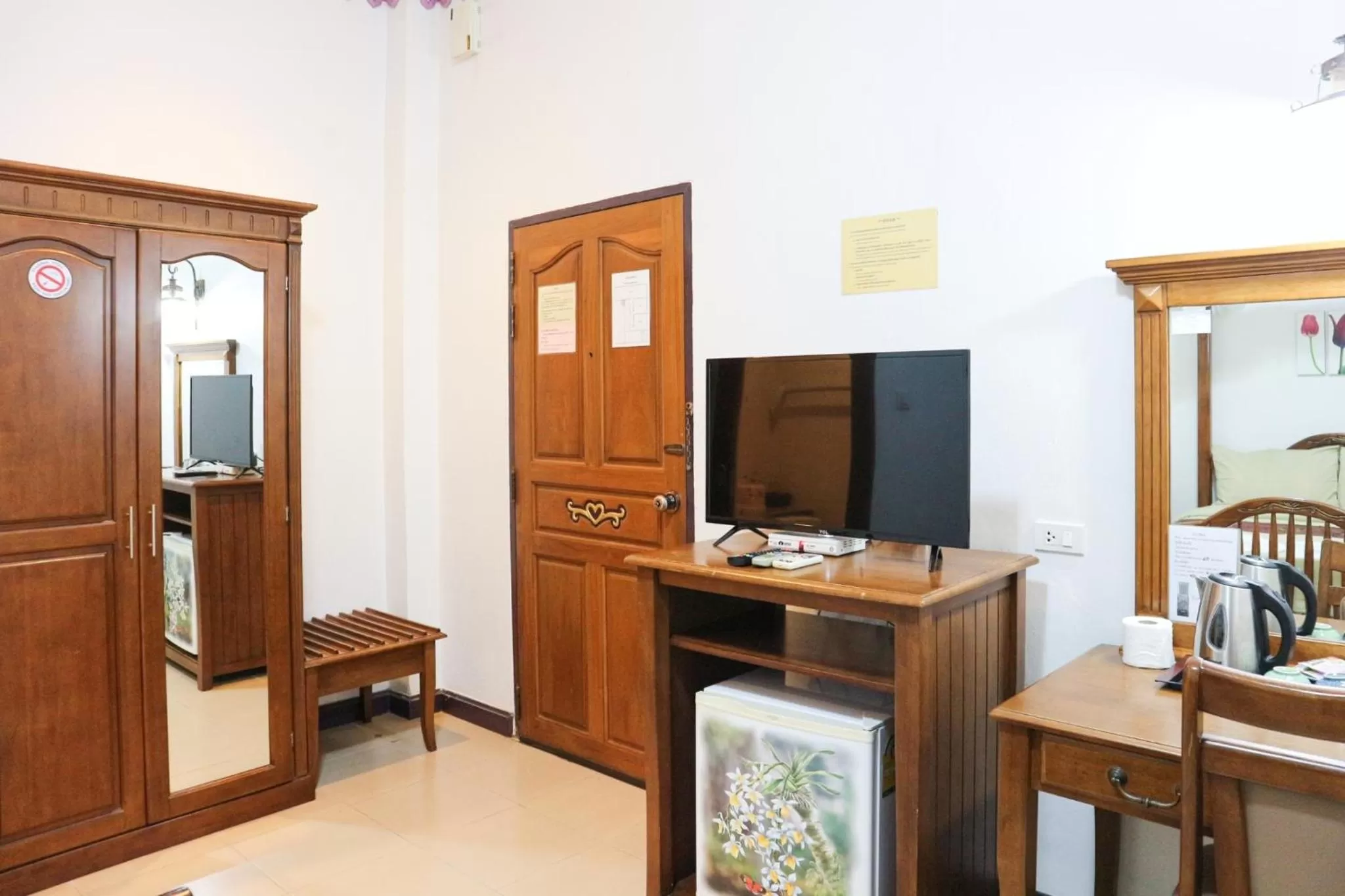 Communal lounge/ TV room in Ban Ao Thong