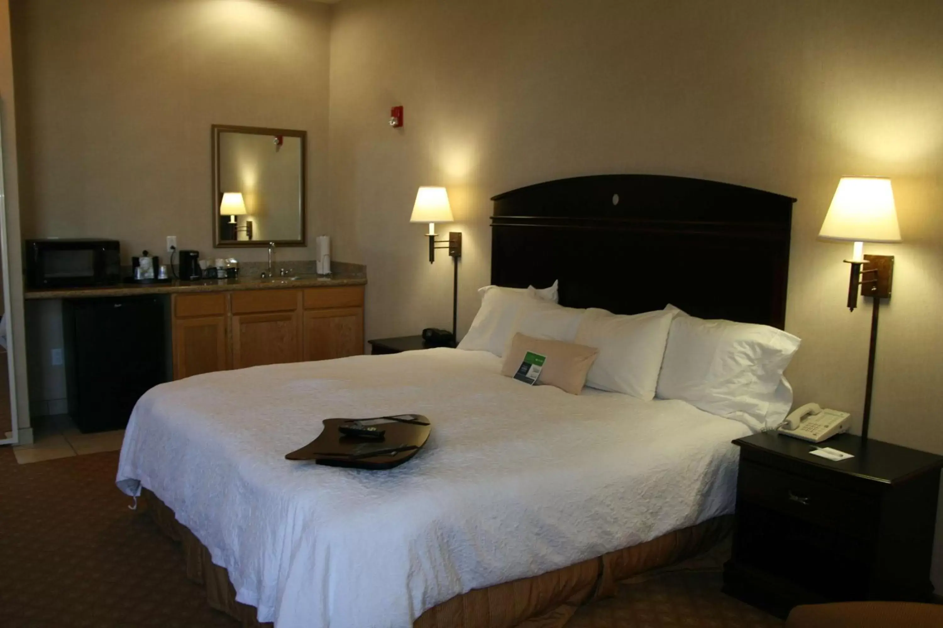 Bed in Hampton Inn & Suites Gallup Bed in Hampton Inn & Suites Gallup