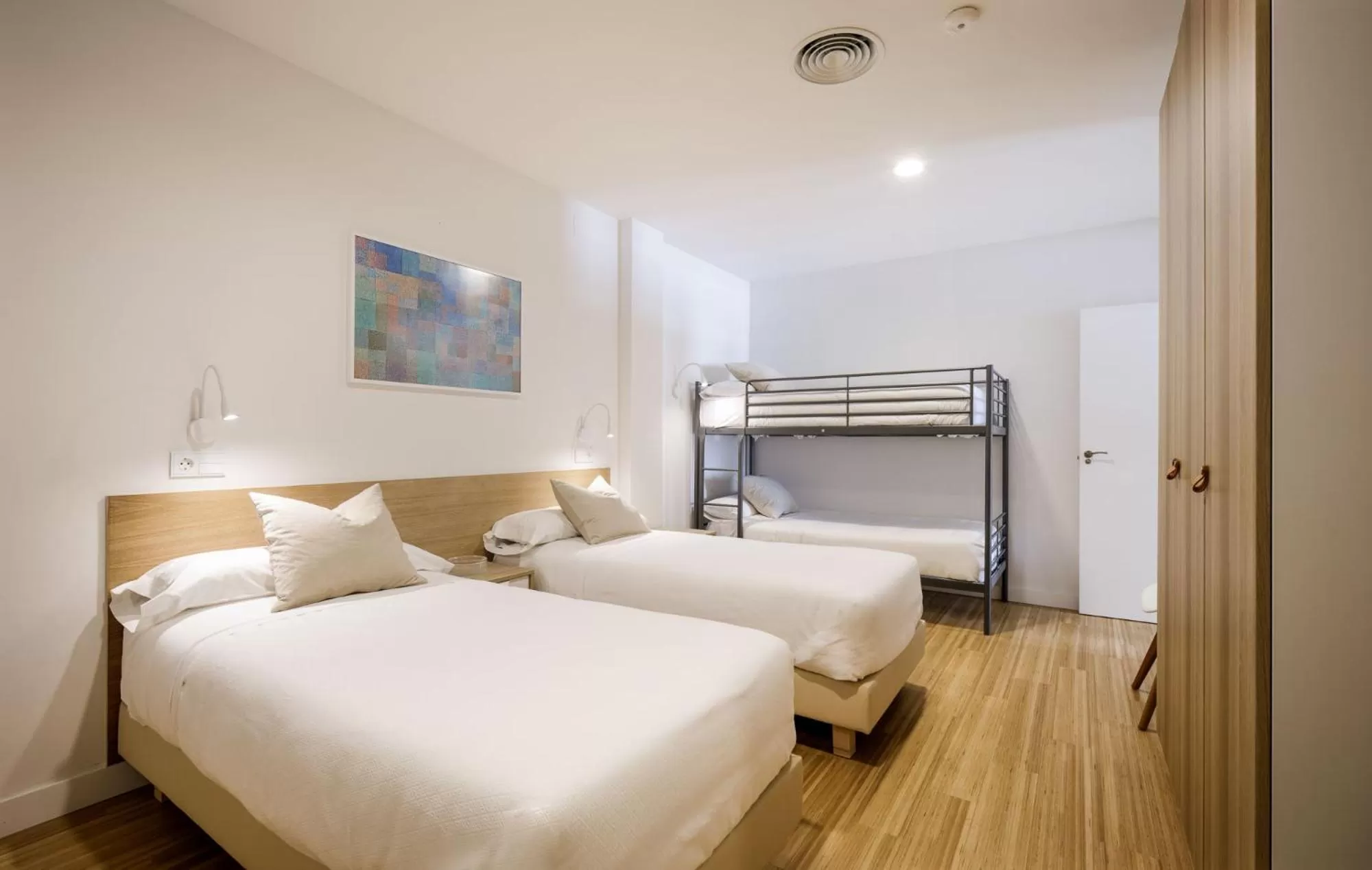 Photo of the whole room, Bed in Mush Room Apartamentos