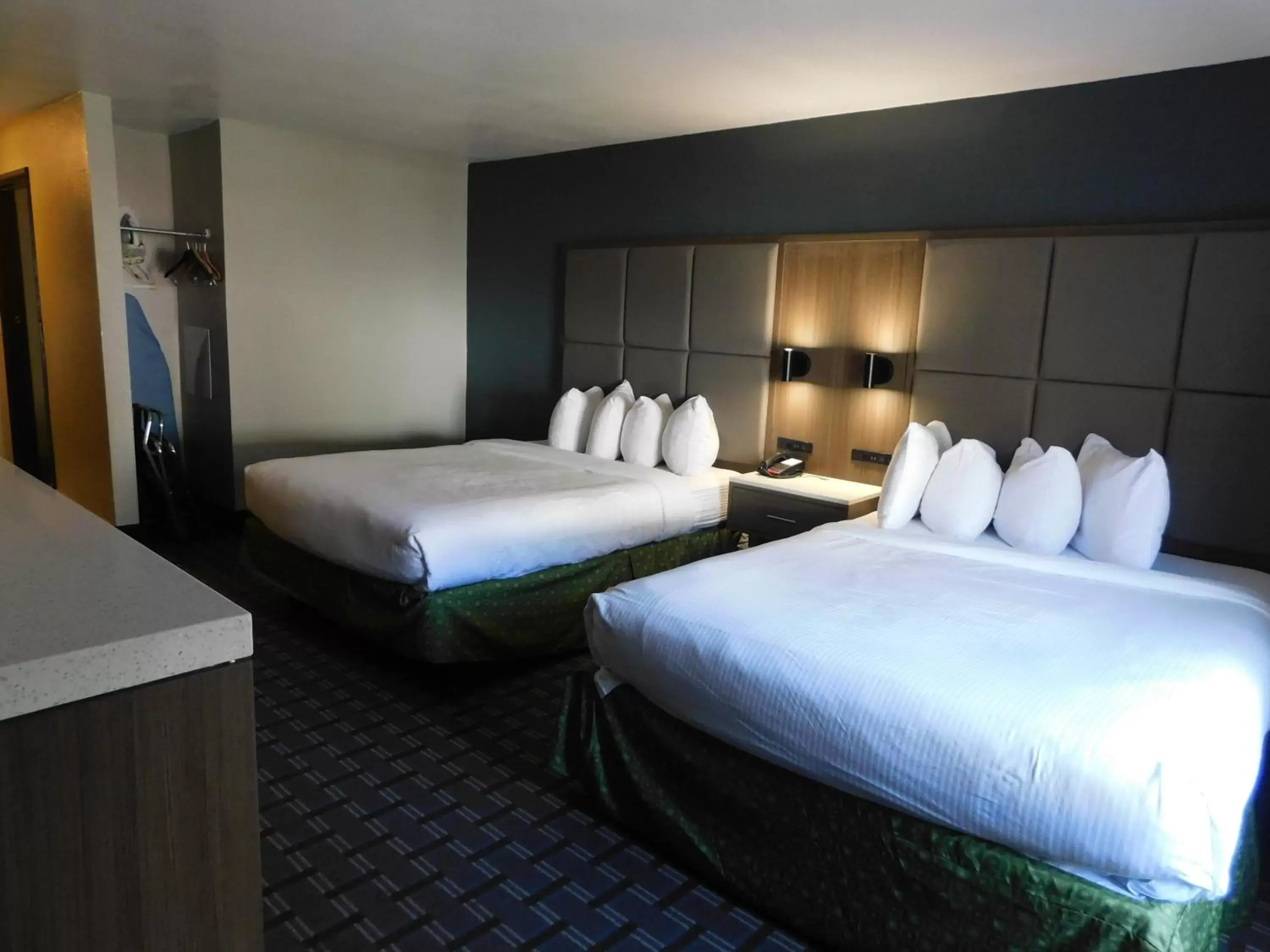 Standard Room, 2 Queen Beds, Accessible, Non Smoking in Days Inn & Suites by Wyndham Downtown Gatlinburg Parkway Standard Room, 2 Queen Beds, Accessible, Non Smoking in Days Inn & Suites by Wyndham Downtown Gatlinburg Parkway