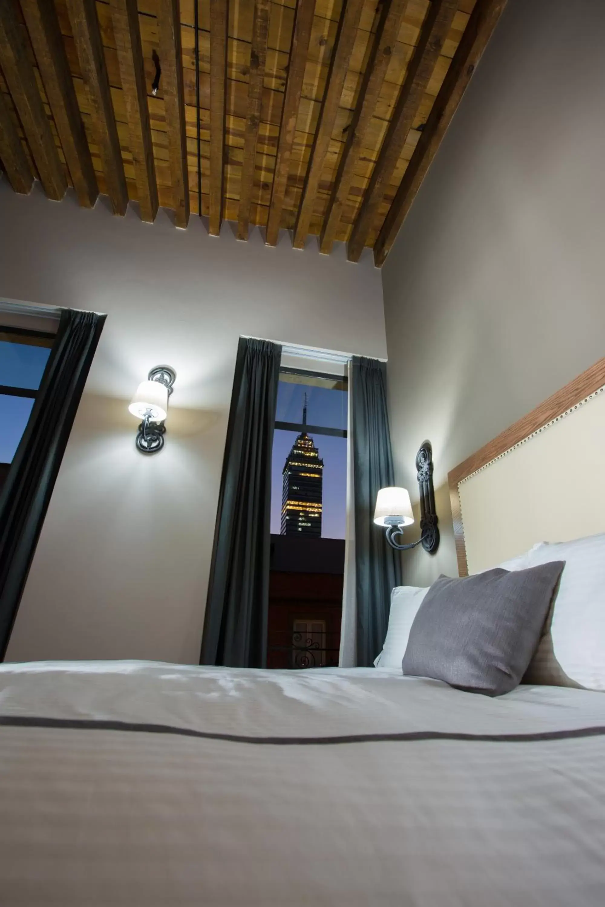 Bed in Historico Central, Fine Coffee Shop & Walking tour included