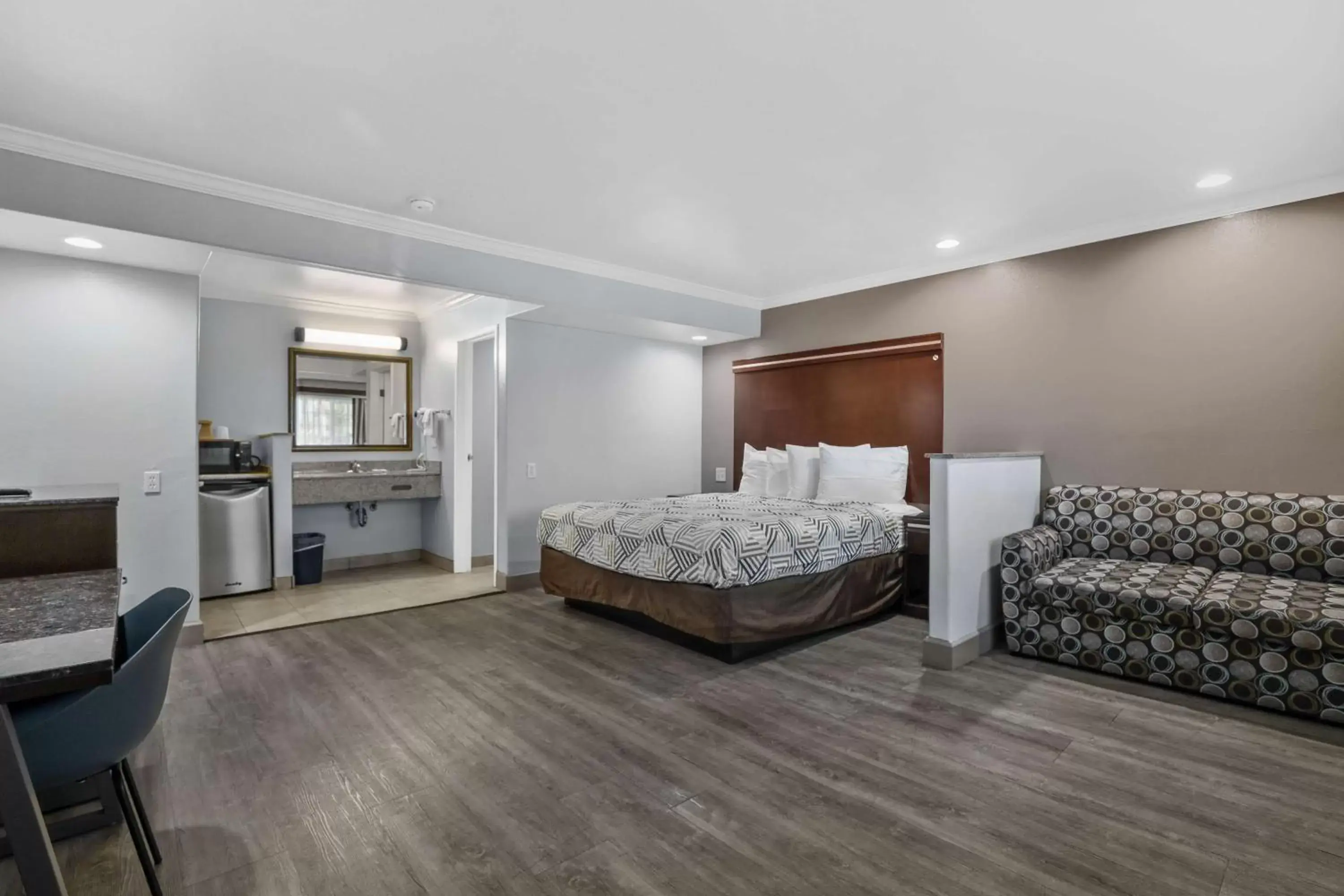 Bedroom, Bed in Motel 6 Carlsbad, Ca- North Bedroom, Bed in Motel 6 Carlsbad, Ca- North