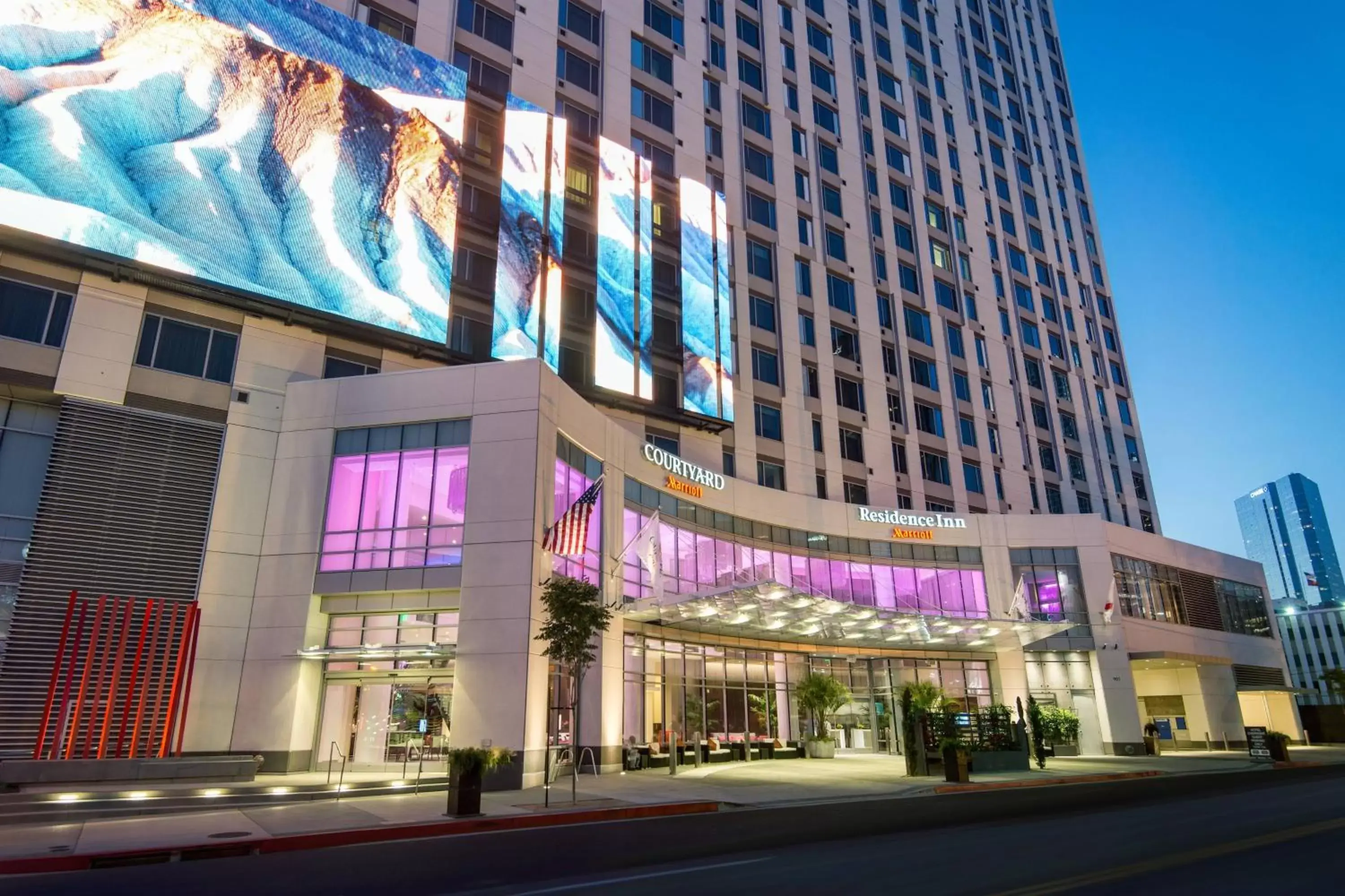 Property Building in Courtyard by Marriott Los Angeles L.A. LIVE