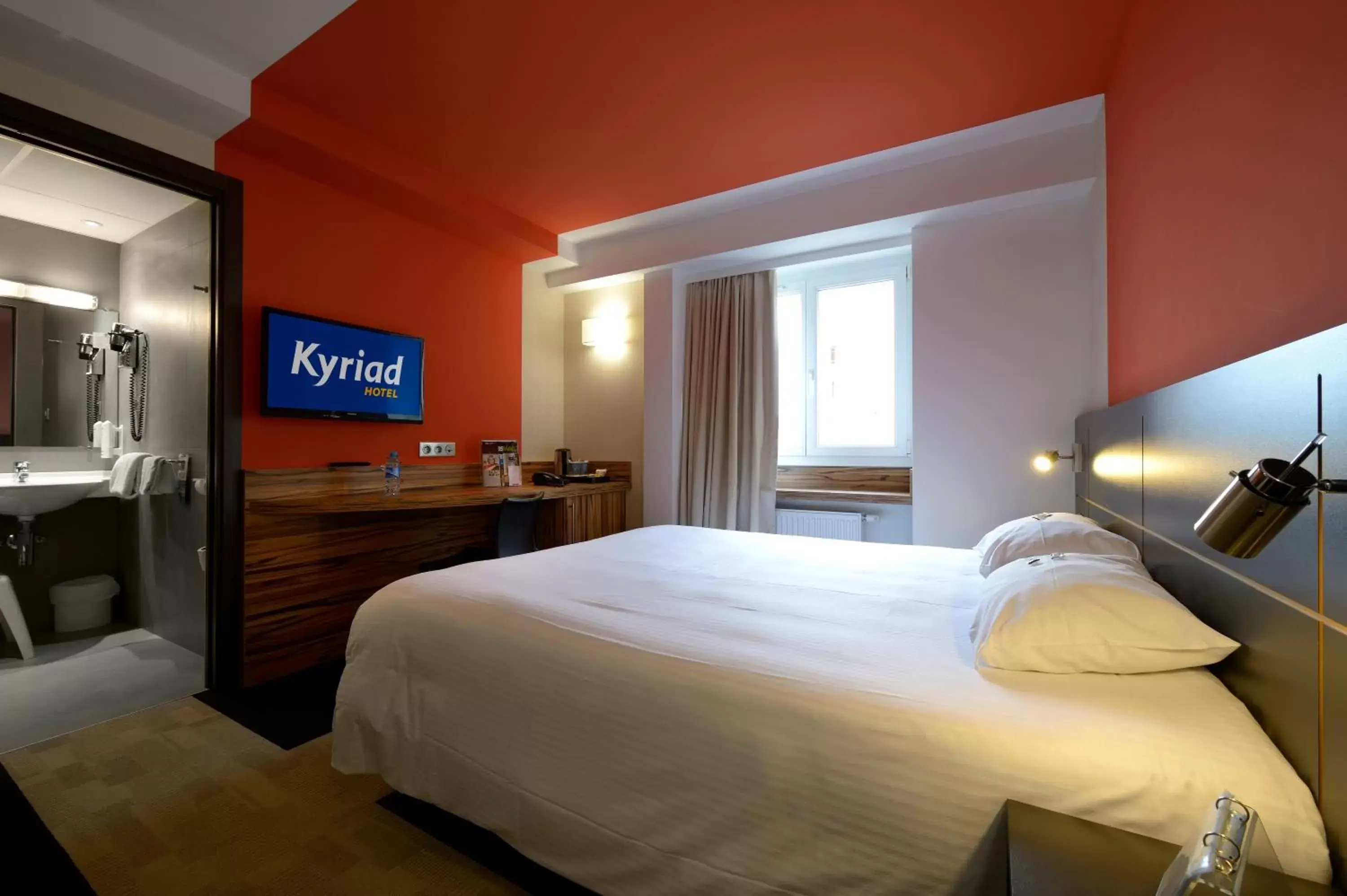 Photo of the whole room, Bed in Kyriad Montbeliard Sochaux