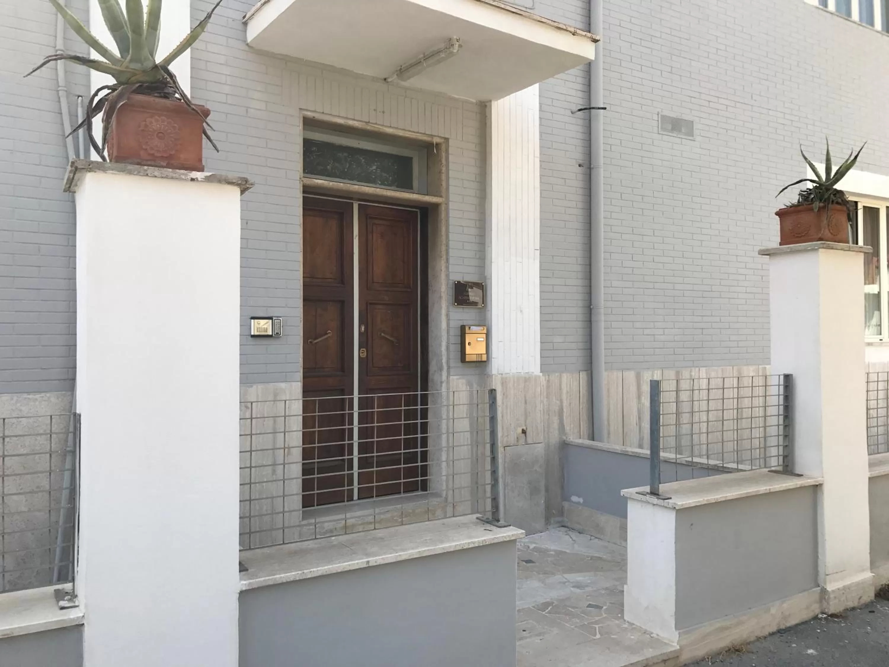 Facade/entrance in Academy Hotel