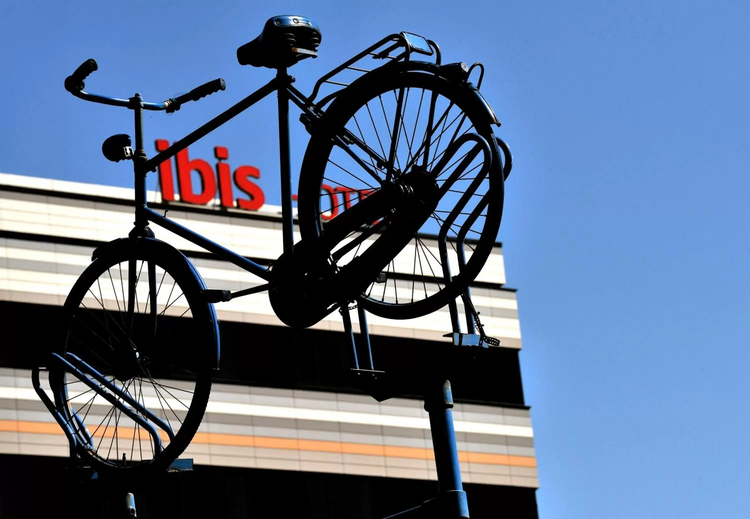 Facade/entrance in ibis Leiden Centre