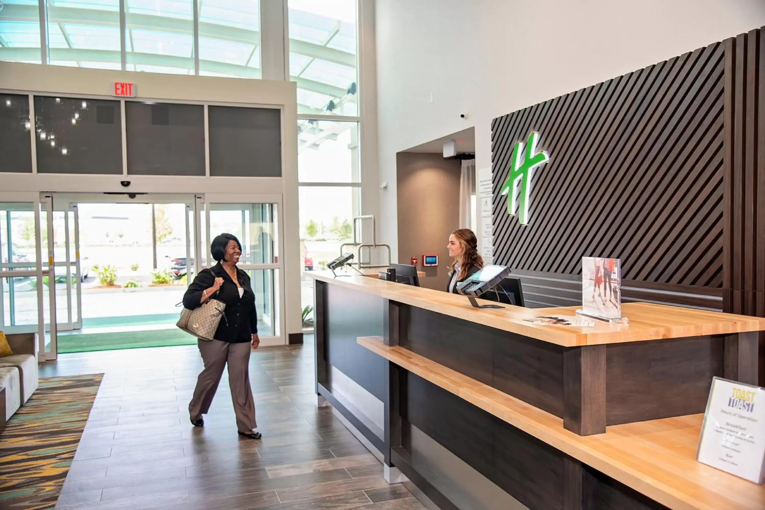 Property building, Lobby/Reception in Holiday Inn & Suites - Savannah Airport - Pooler, an IHG Hotel