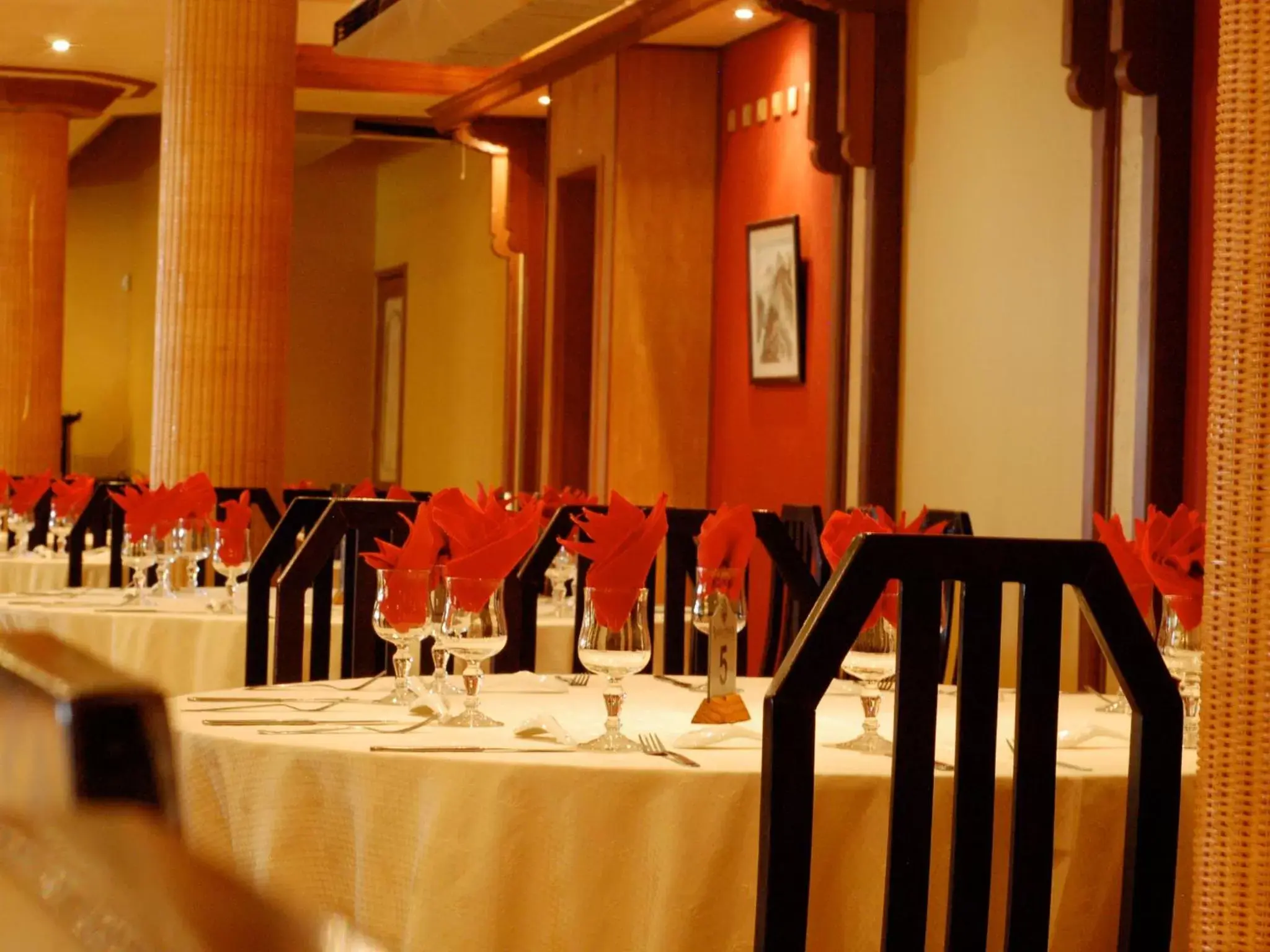 Restaurant/Places to Eat in Aanari Hotel & Spa