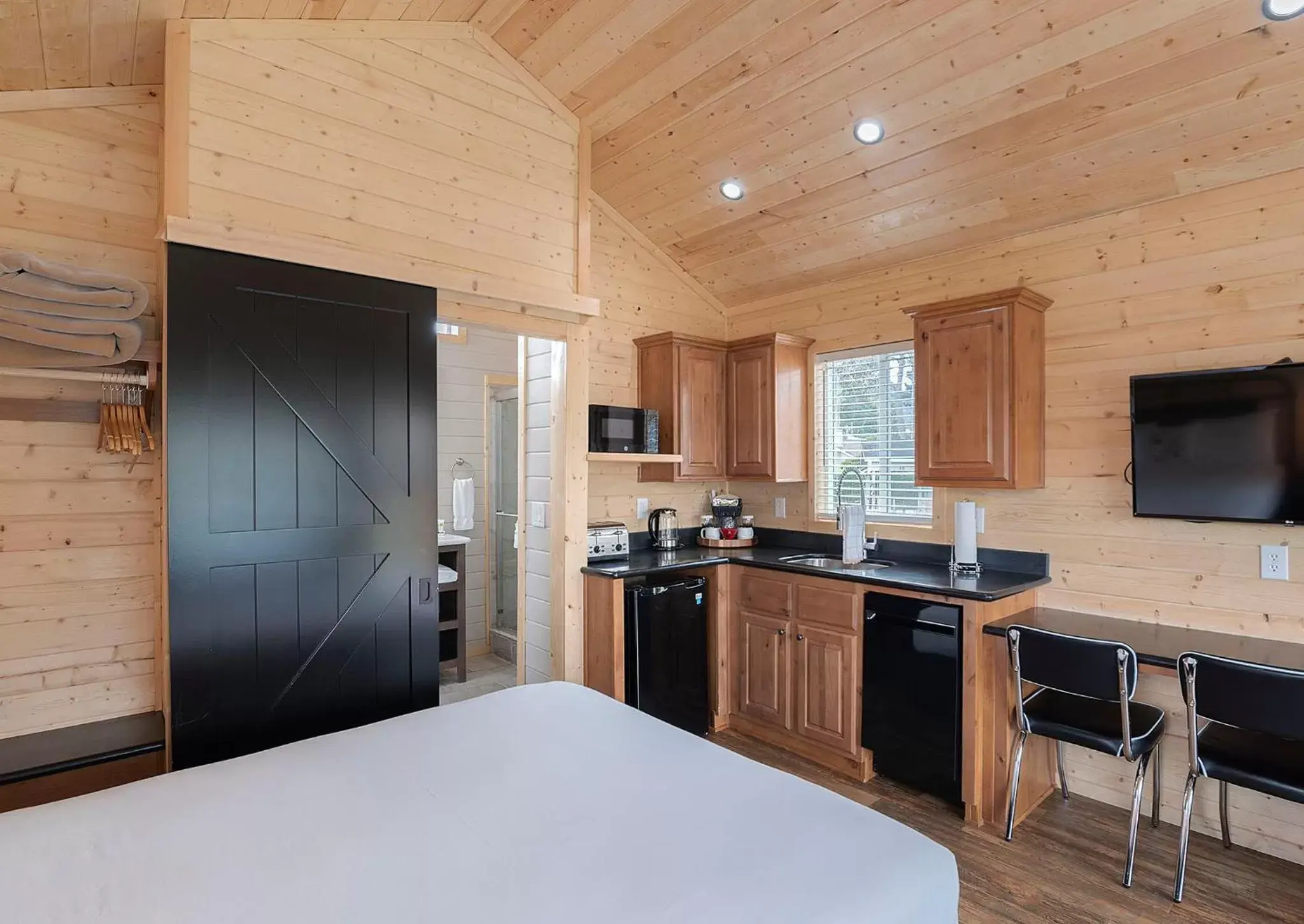 Kitchen or kitchenette, Kitchen/Kitchenette in Carmel River Inn