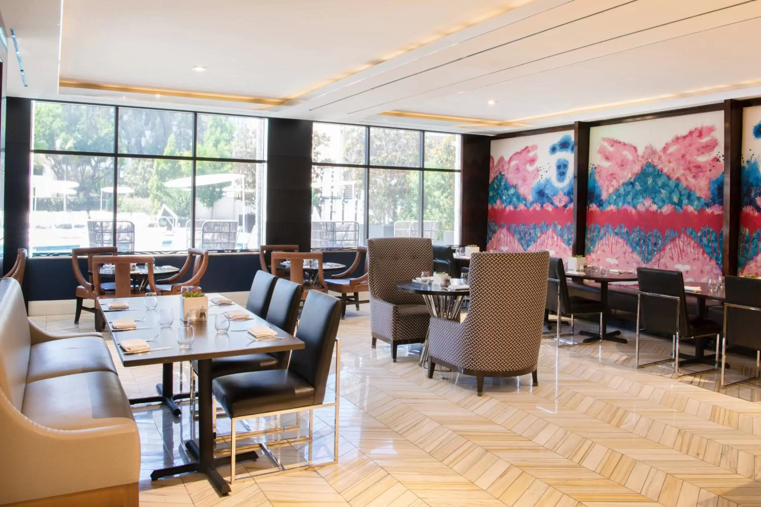 Restaurant/places to eat in Beverly Hills Marriott