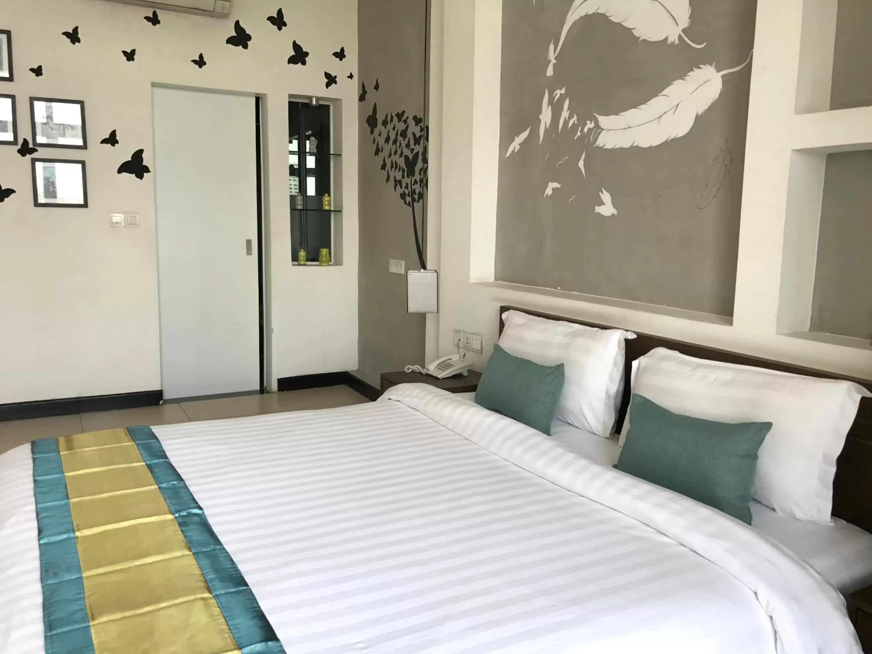 Bedroom, Bed in Asiban Quay Boutique Hotel