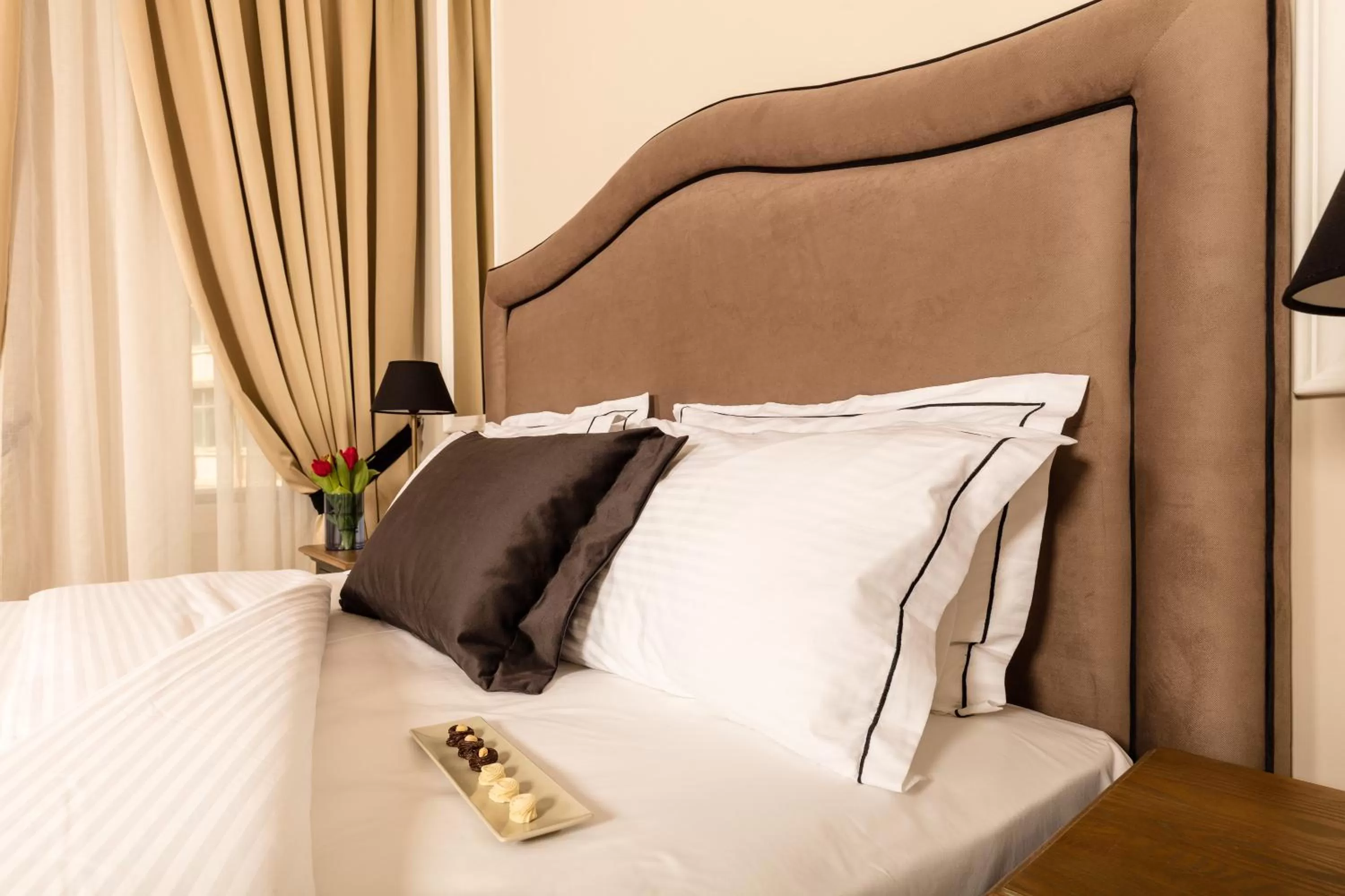 Bedroom, Bed in Athens Mansion Luxury Suites