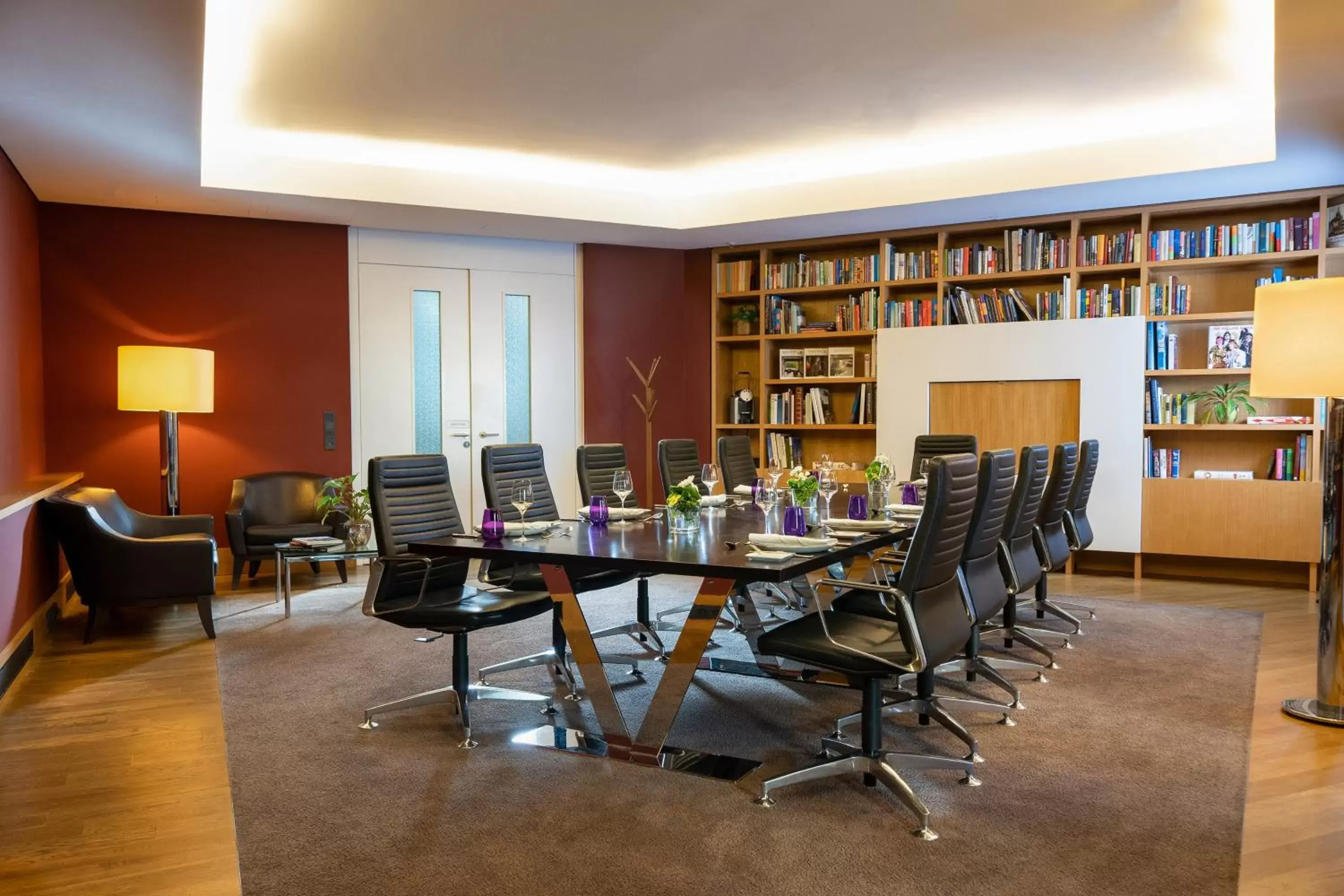 Meeting/conference room in INNSiDE by Meliá Dresden