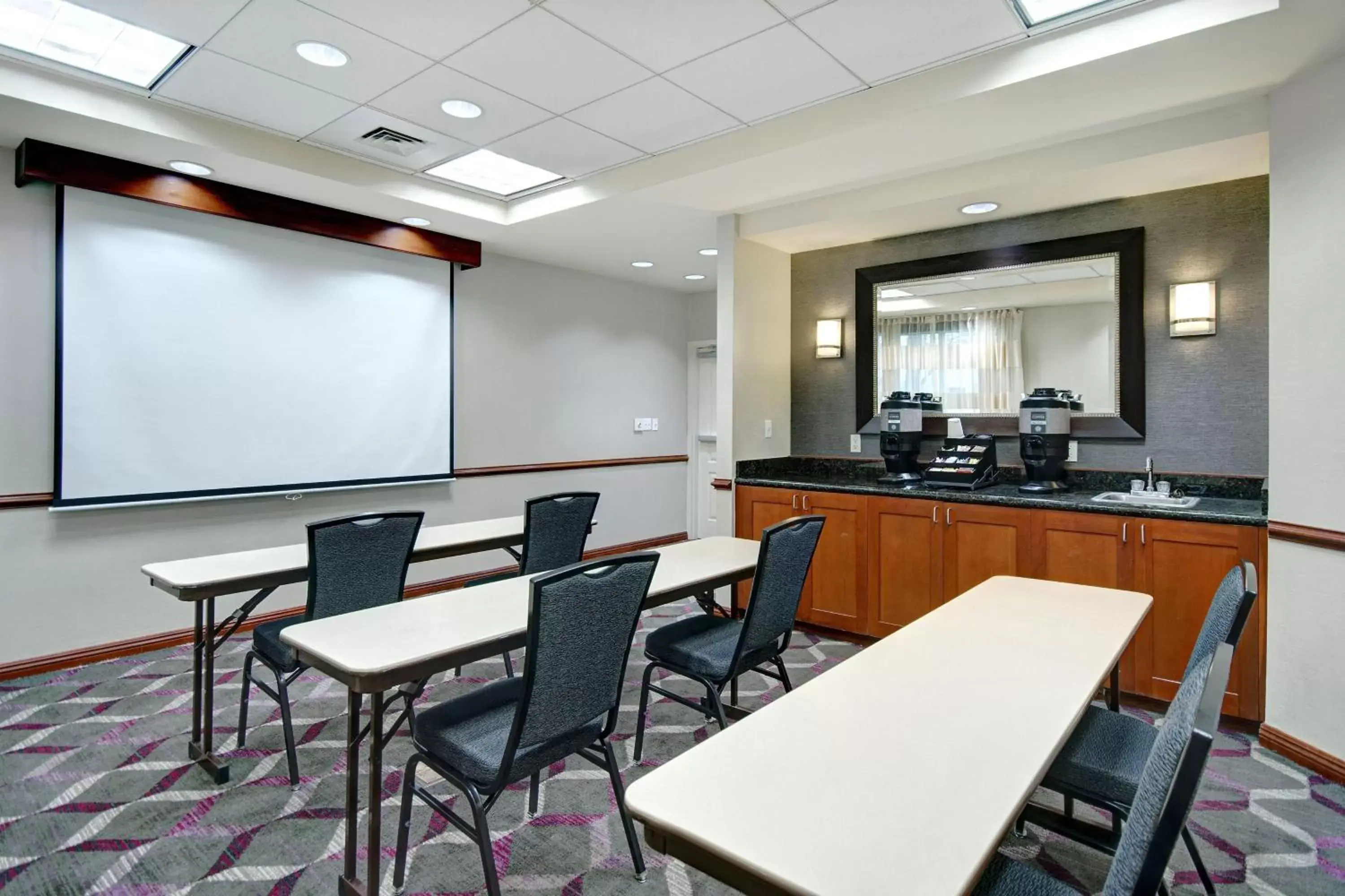 Meeting/conference room in Residence Inn by Marriott Morgantown Medical Center Area
