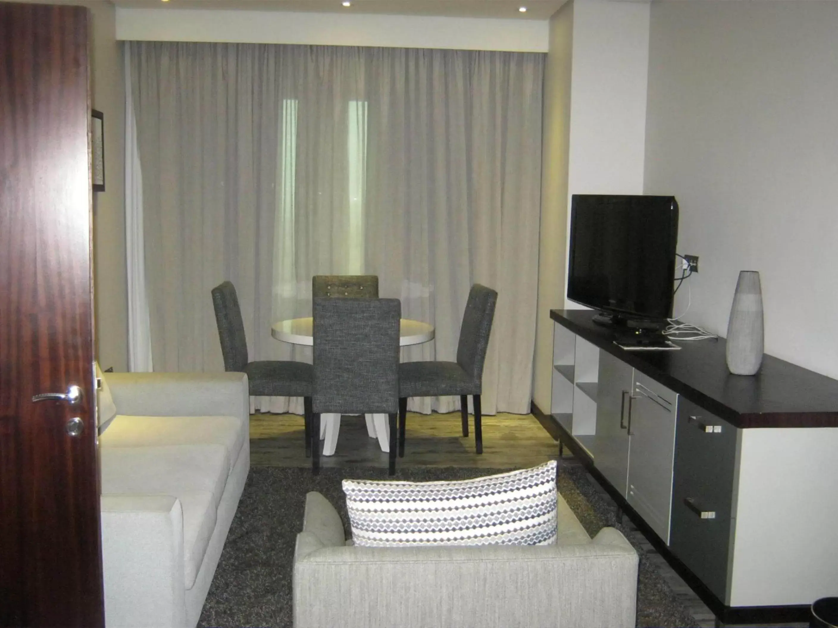 Seating area, TV/Entertainment Center in Coastlands Umhlanga Hotel and Convention Centre