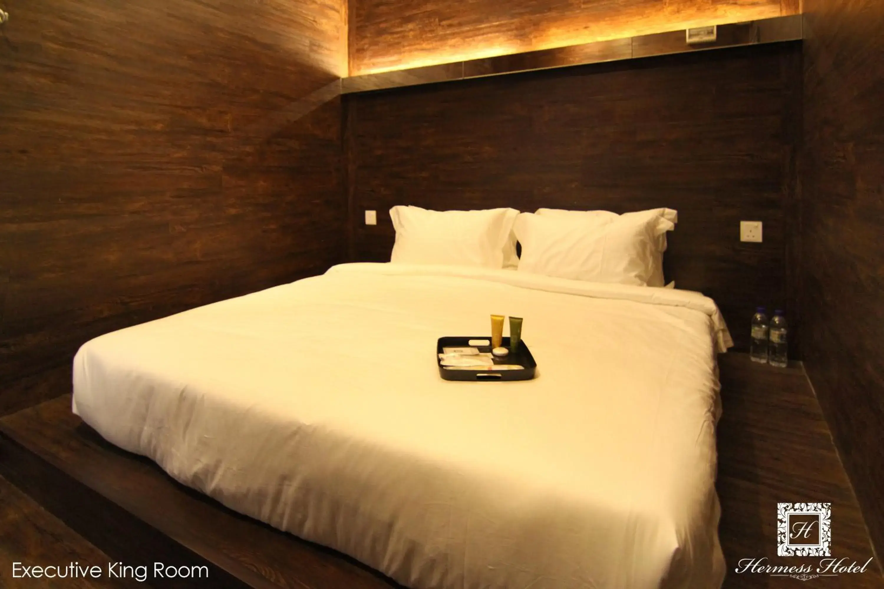 Bedroom, Bed in Hermess Hotel