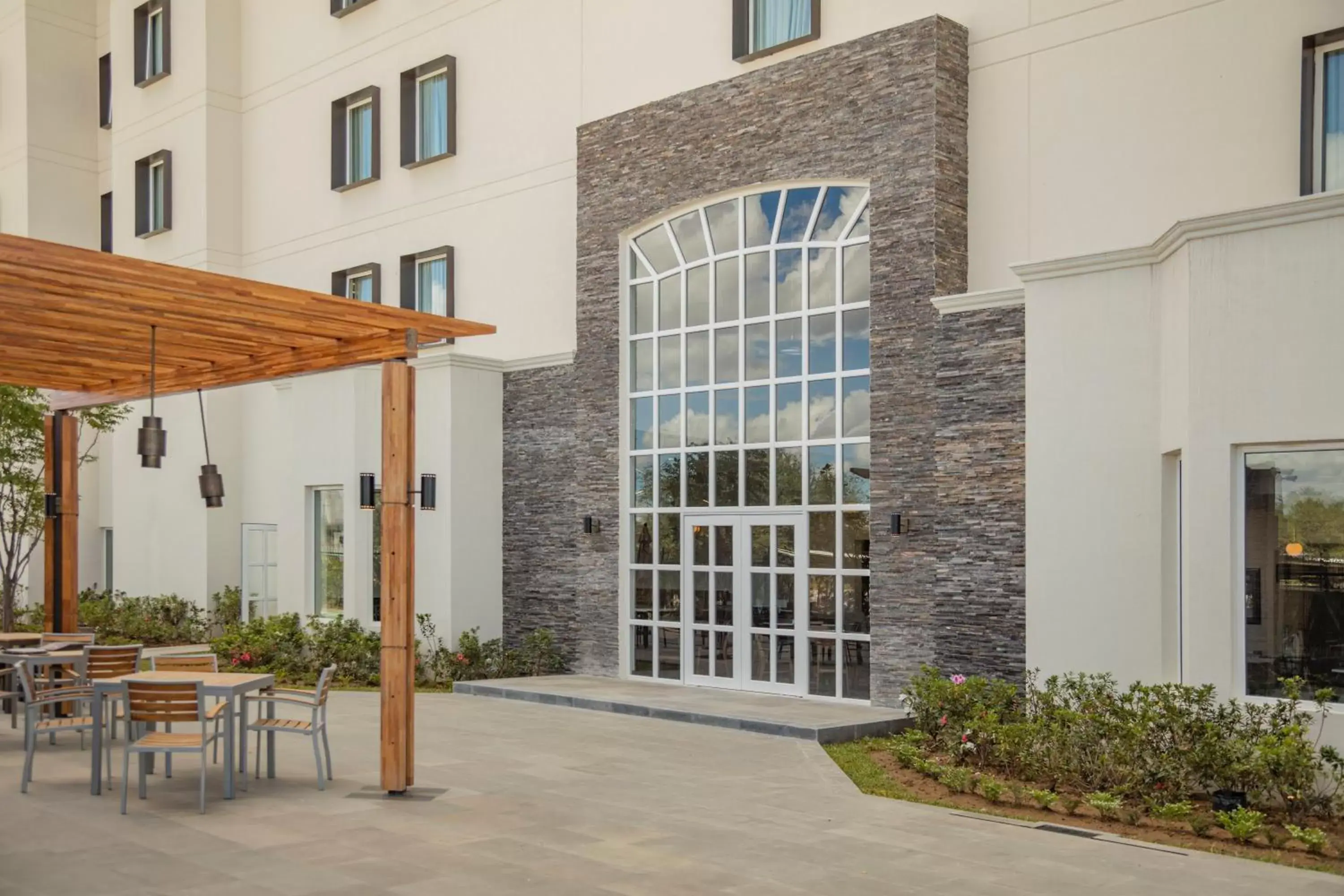 Property building in Staybridge Suites Silao by IHG Property building in Staybridge Suites Silao by IHG