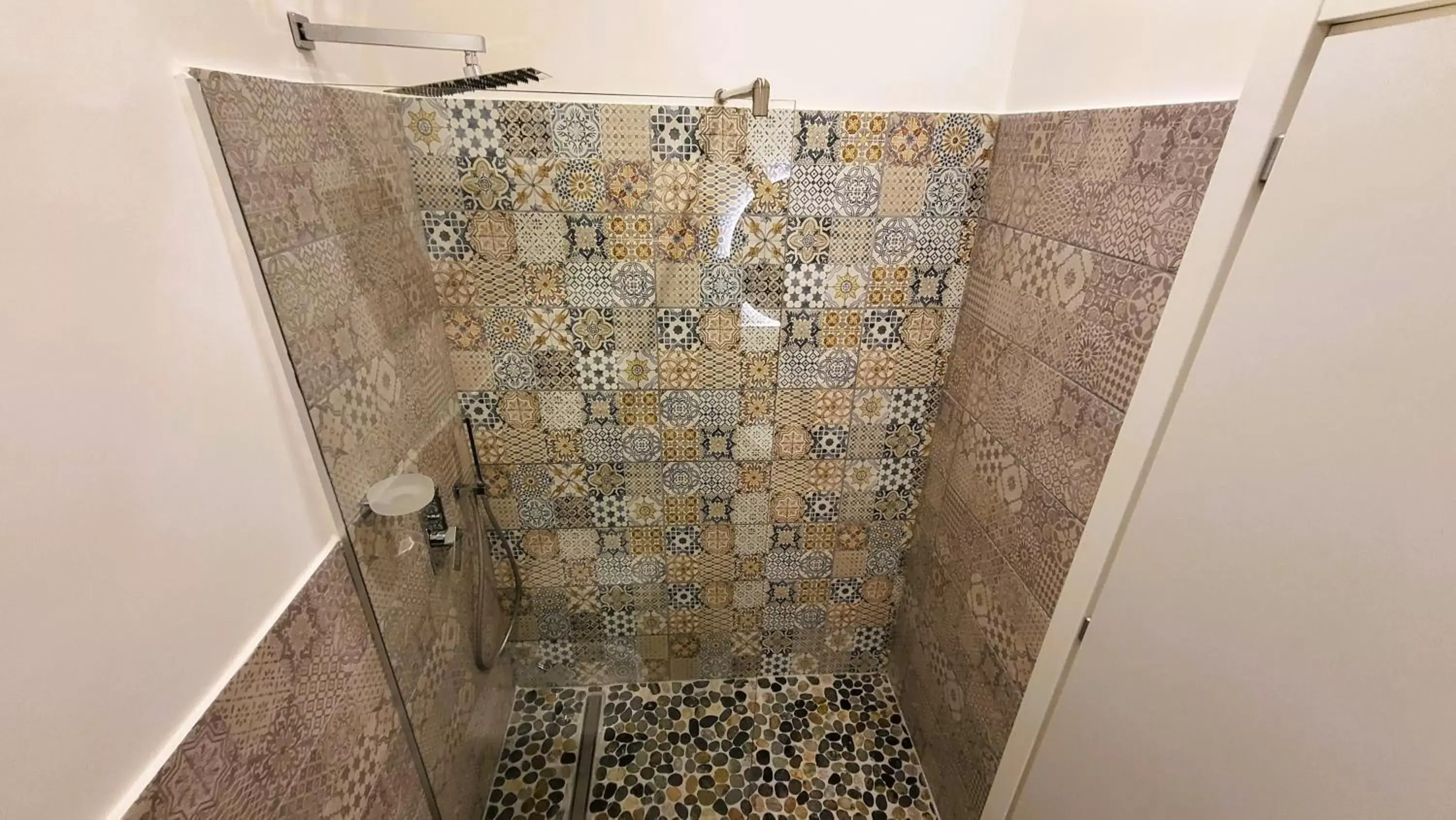 Shower, Bathroom in La Casa Di Bruno Napoli