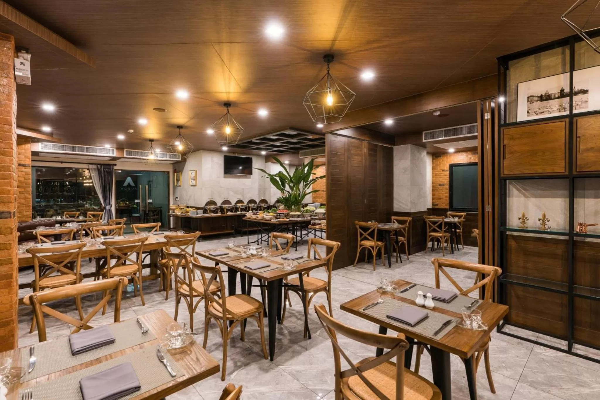 Buffet breakfast in Acqua Hotel