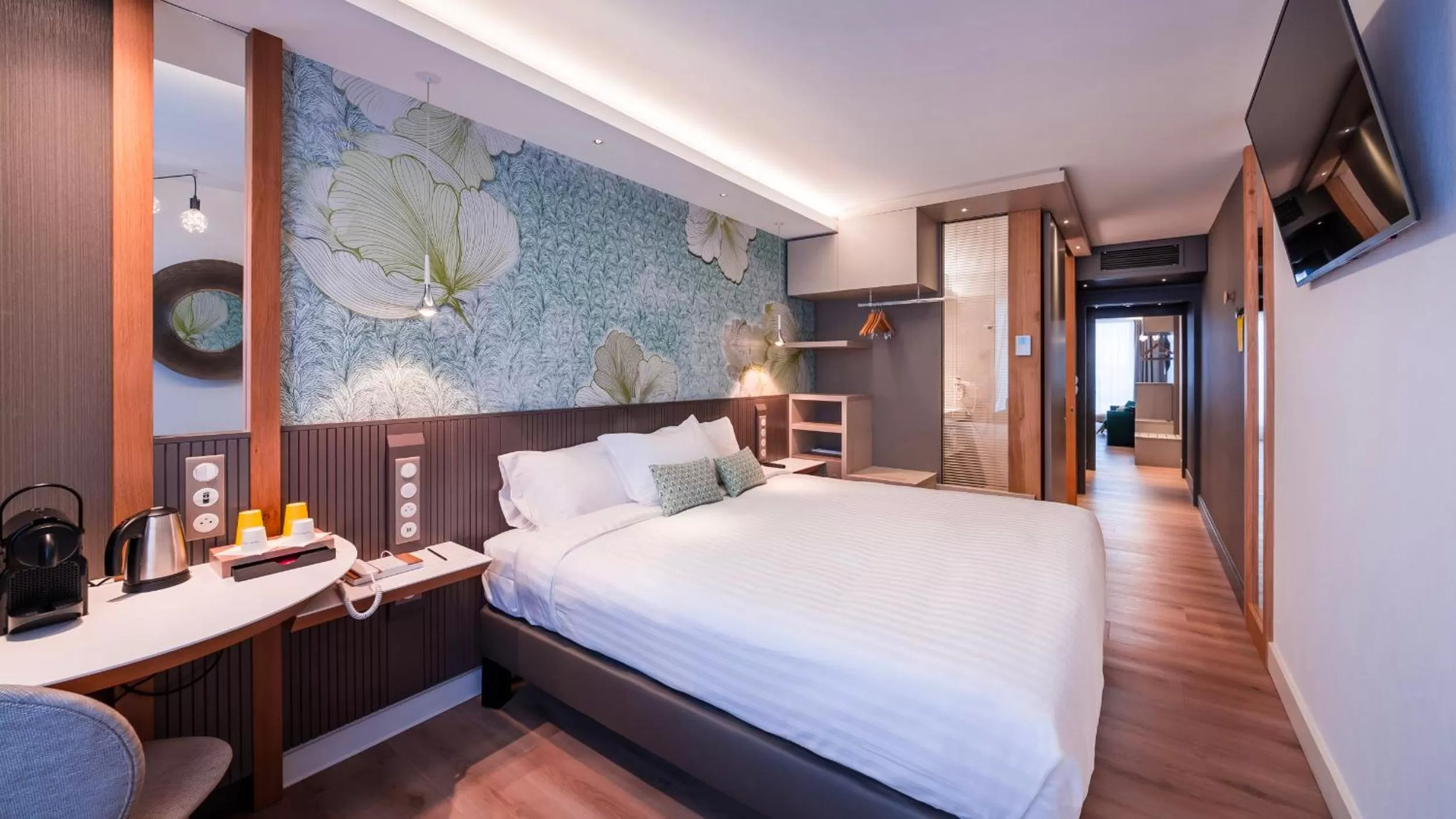 Photo of the whole room, Bed in voco Strasbourg Centre - The Garden by IHG