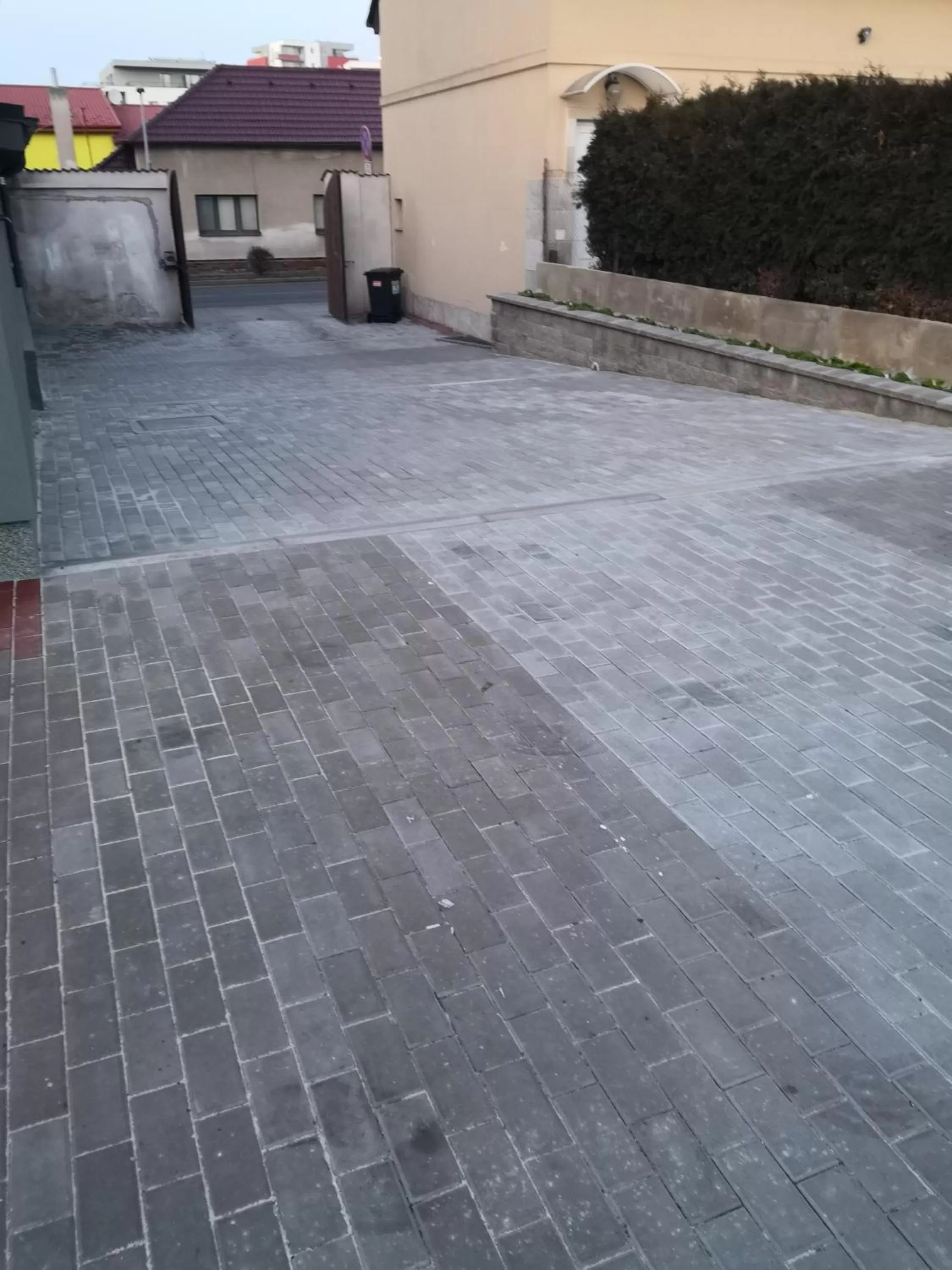 Sun-House Pension - ParkingFree Limited spaces-