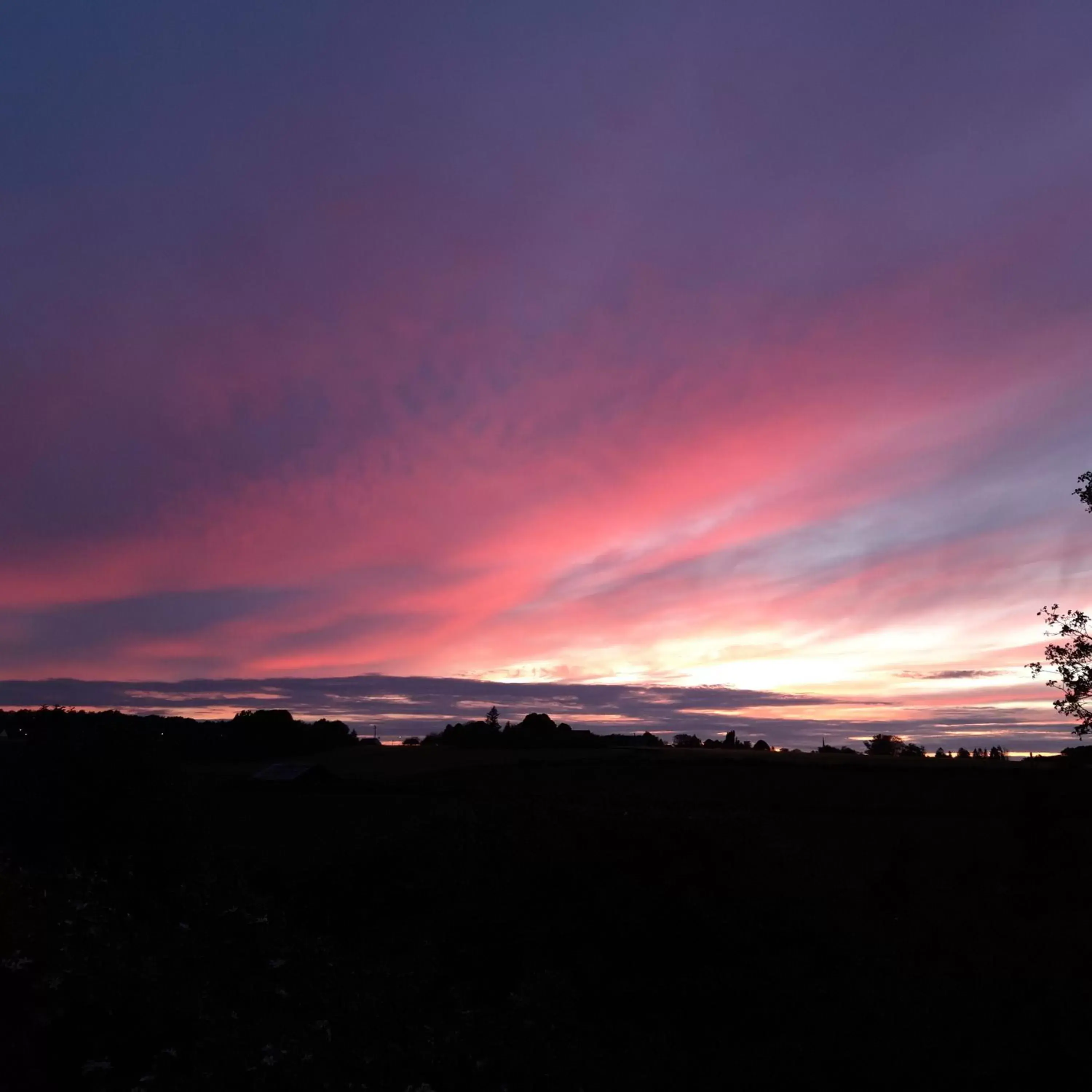 Sunset in L'EDEN proche du Zoo de Beauval de Saint Aignan