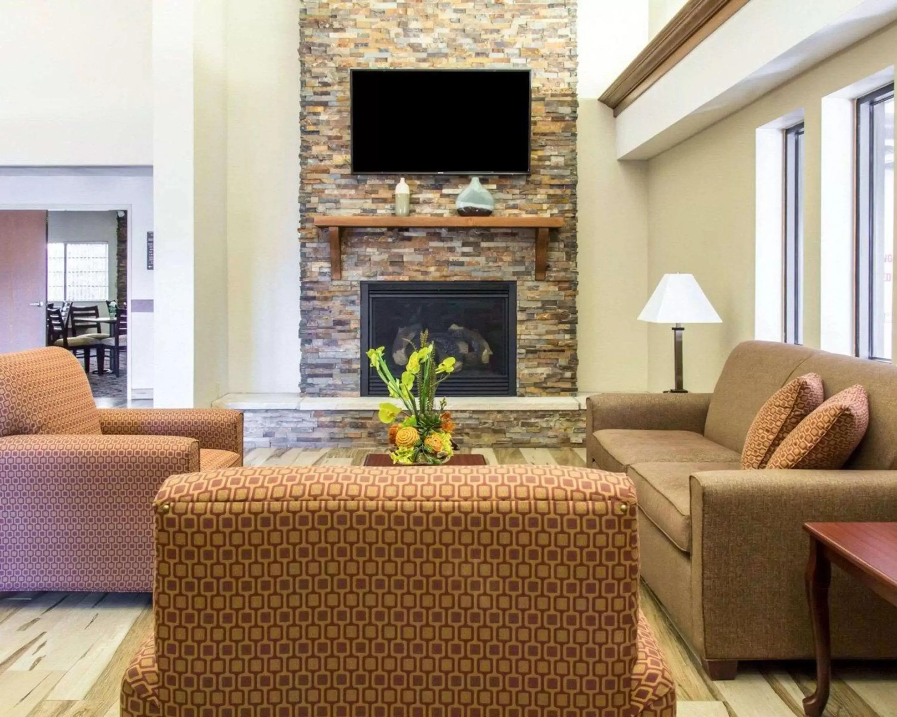 Lobby or reception, Seating Area in Quality Inn & Suites Vail Valley