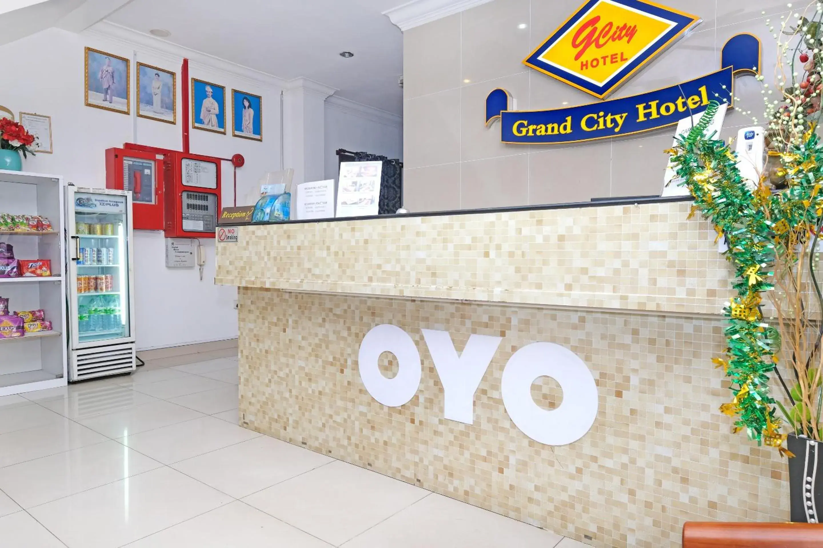 Lobby or reception, Property Logo/Sign in Super OYO 546 Grand City Hotel