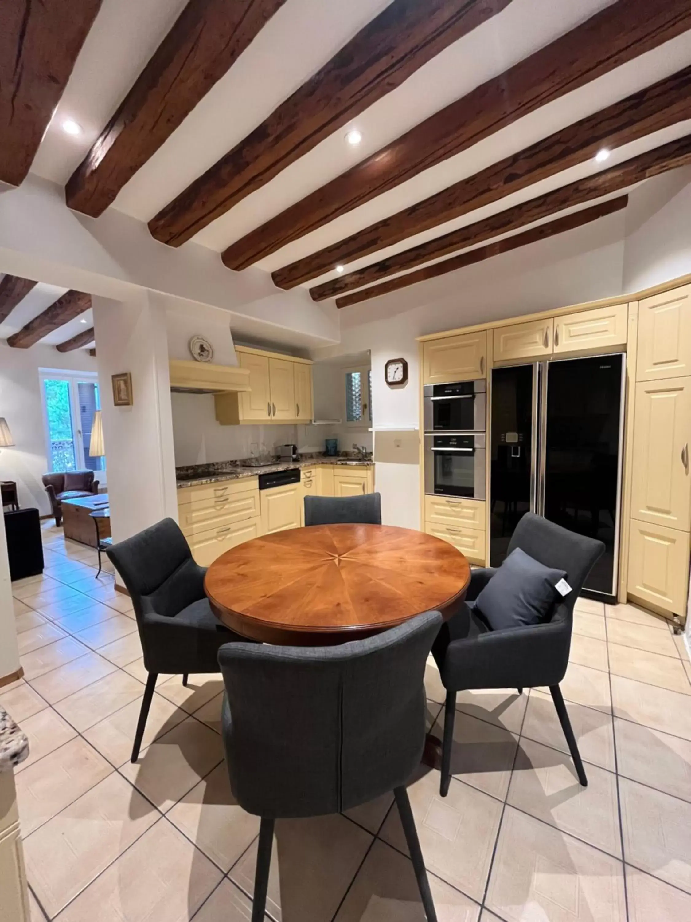 Dining Area in La Rouvenaz