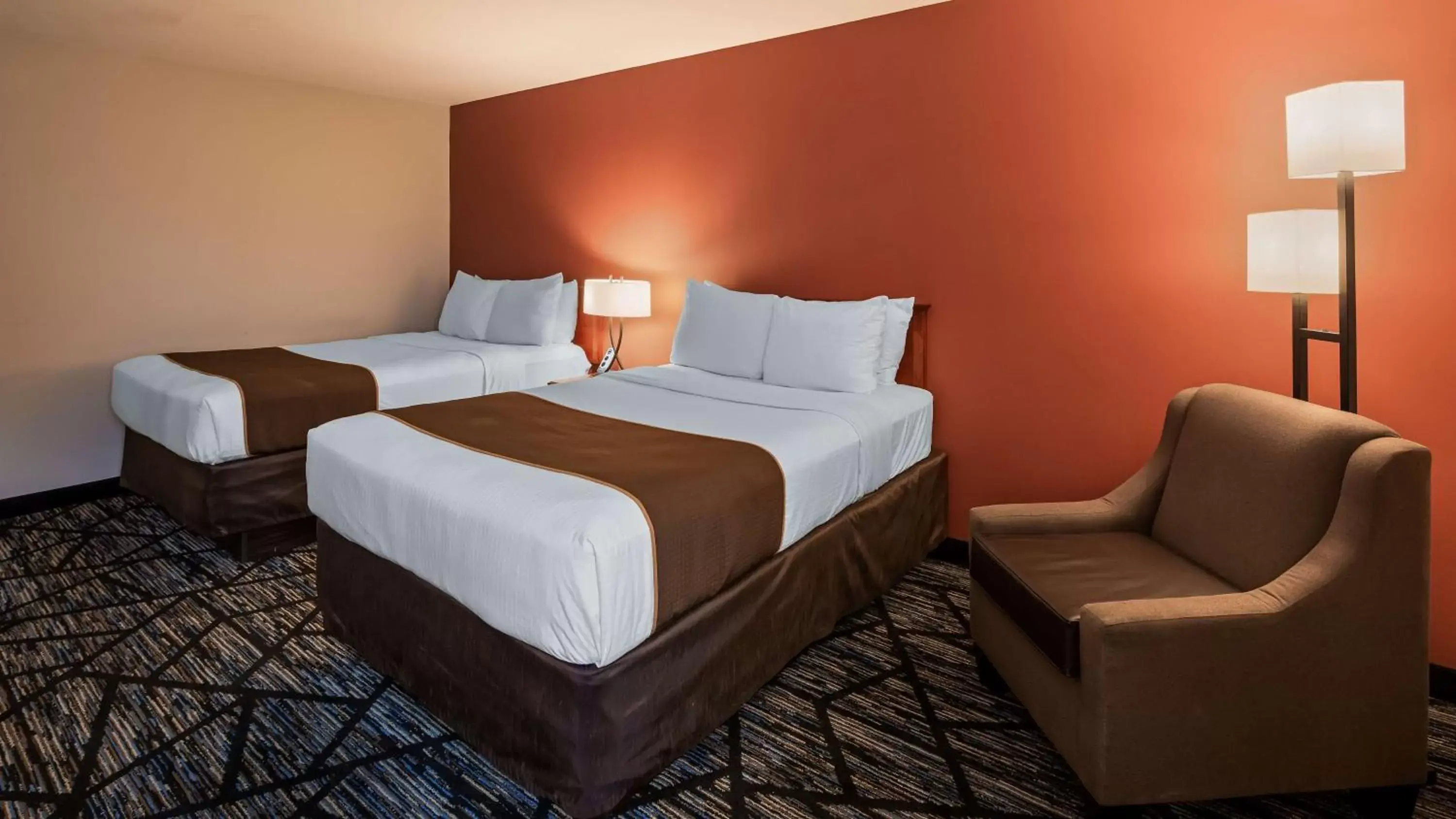 Bedroom, Bed in SureStay Plus Hotel by Best Western Auburn