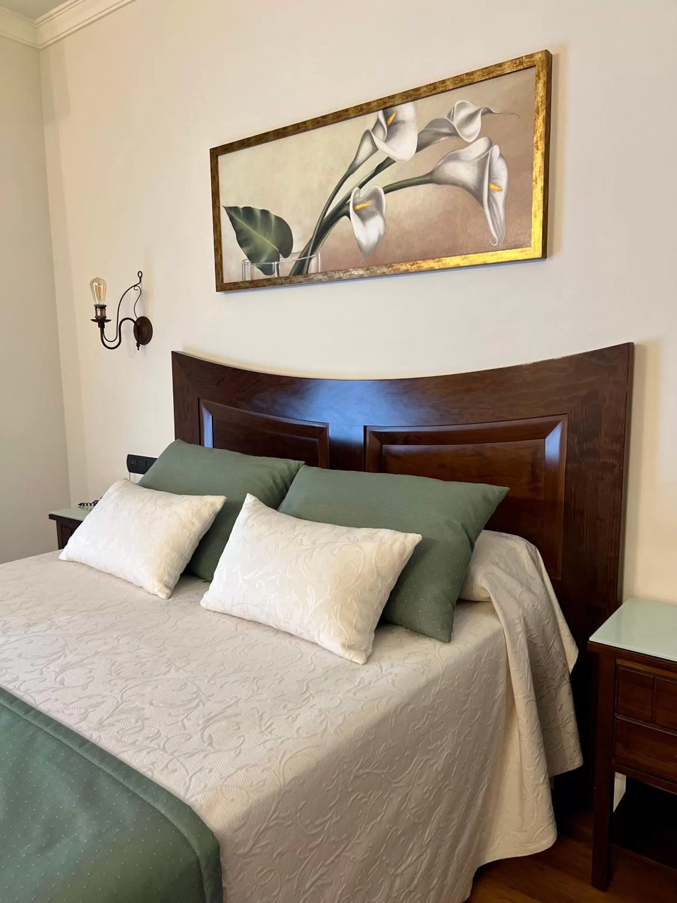 Decorative detail, Bed in Los Dólmenes