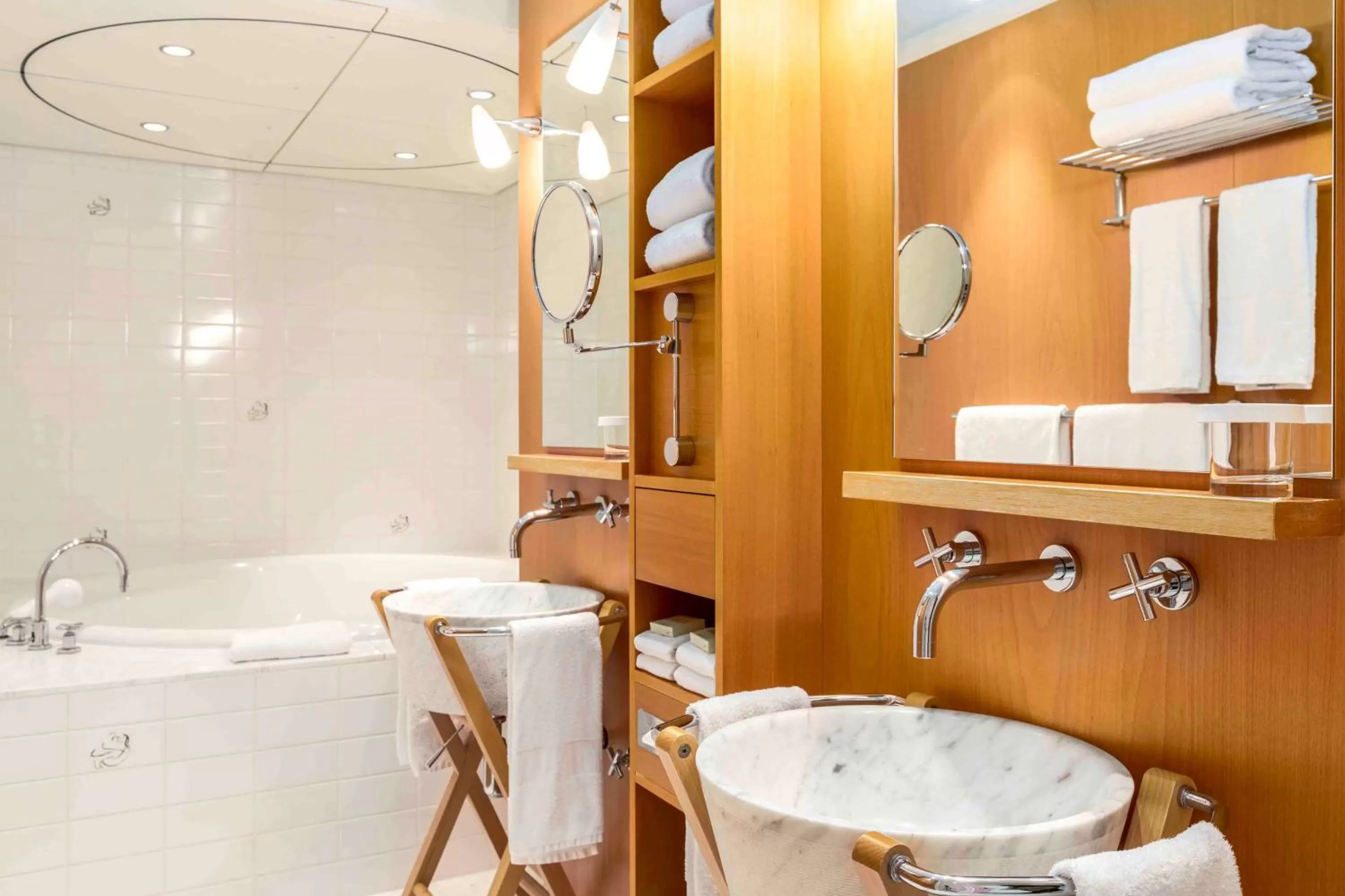 Bathroom in Hilton Amsterdam